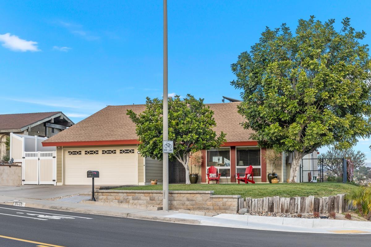 Detail Gallery Image 4 of 49 For 2603 S Barcelona St., Spring Valley,  CA 91977 - 4 Beds | 3 Baths