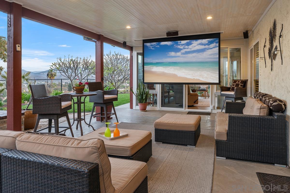 Detail Gallery Image 10 of 49 For 2603 S Barcelona St., Spring Valley,  CA 91977 - 4 Beds | 3 Baths