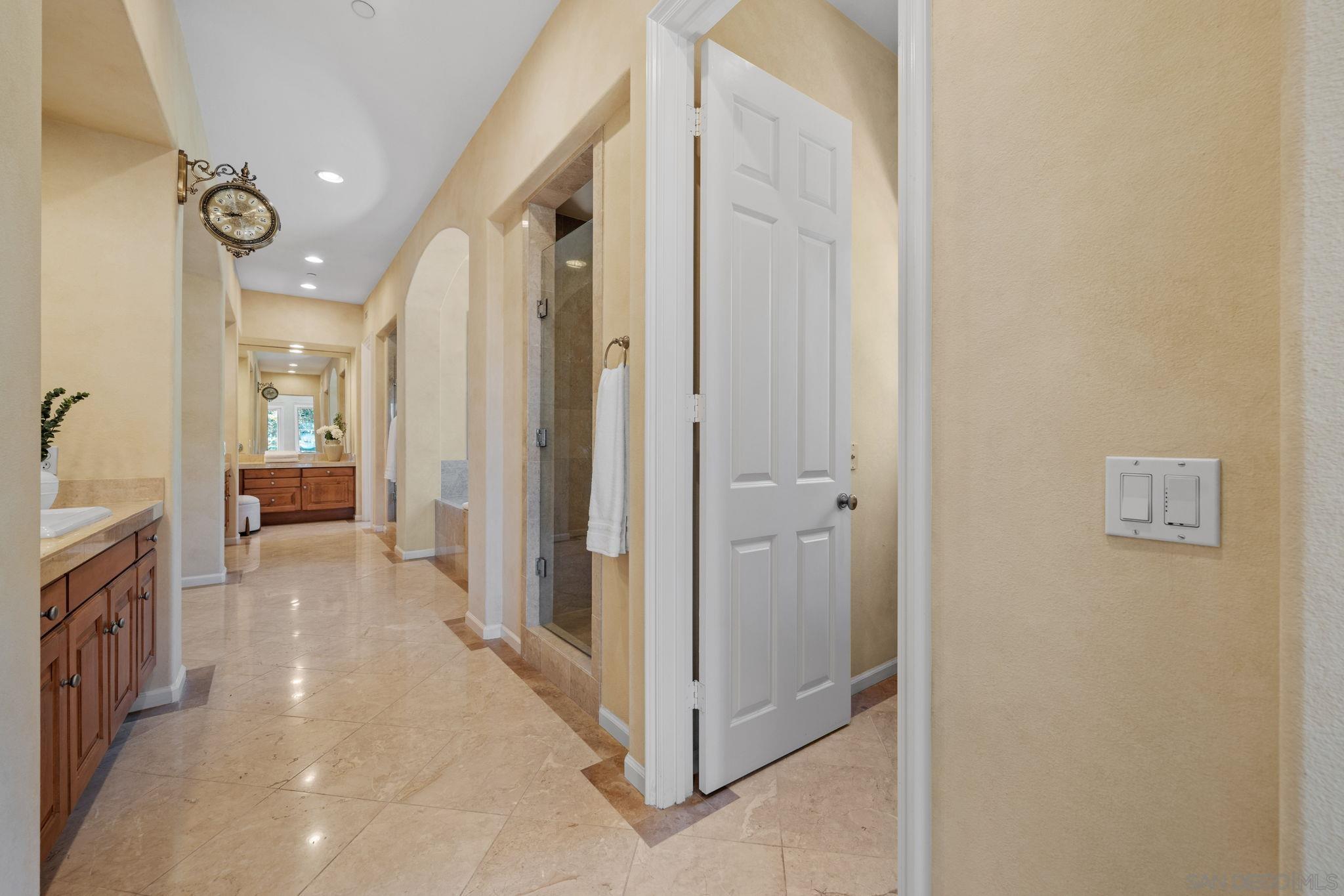 Detail Gallery Image 16 of 30 For 17813  La Amapola, Rancho Santa Fe,  CA 92067 - 5 Beds | 4/1 Baths