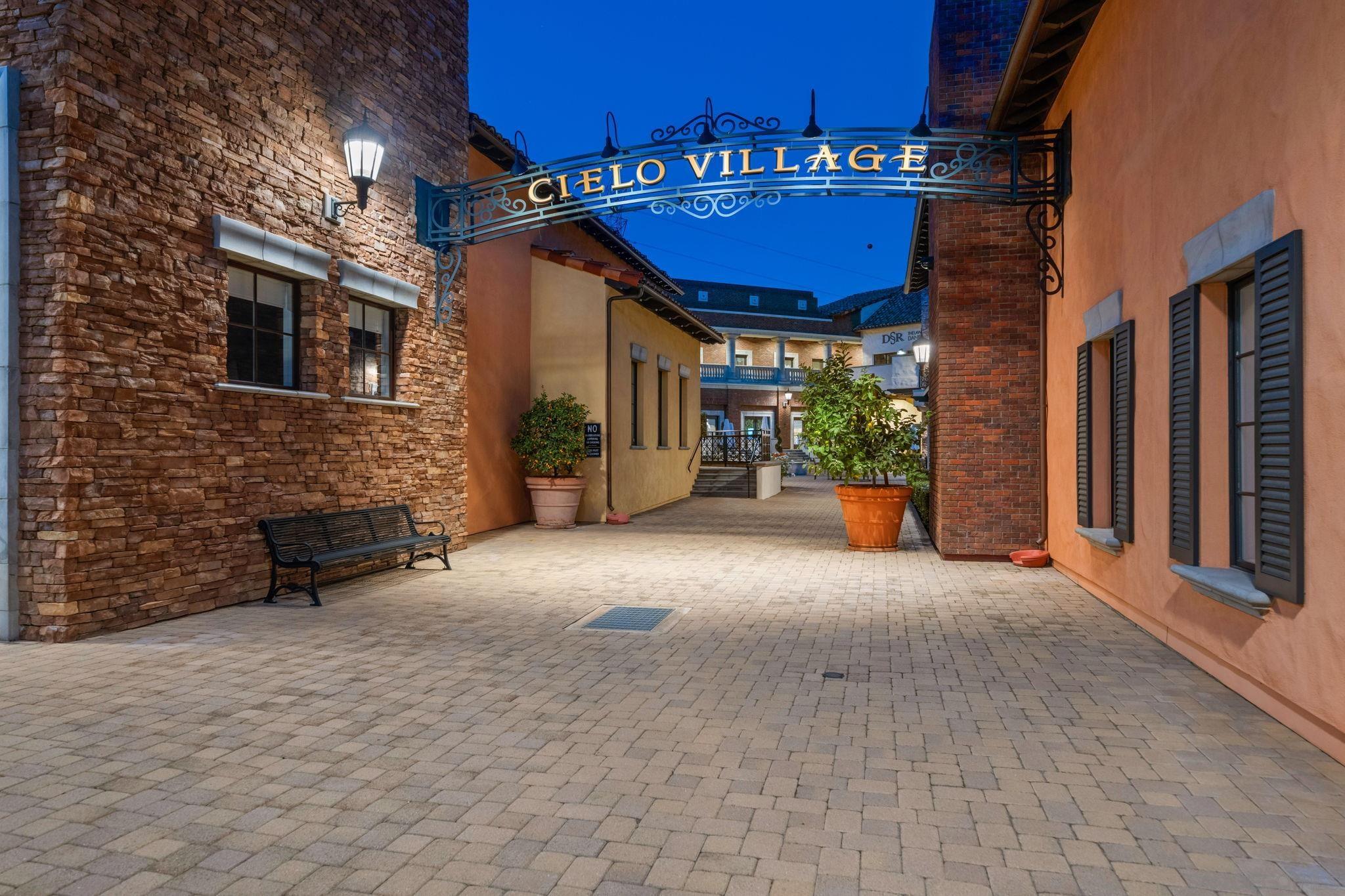 Detail Gallery Image 29 of 30 For 17813  La Amapola, Rancho Santa Fe,  CA 92067 - 5 Beds | 4/1 Baths