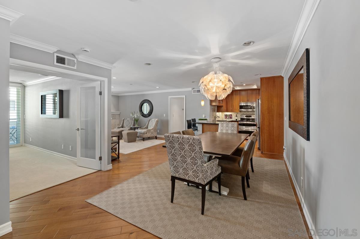 Detail Gallery Image 2 of 44 For 750  State Street  #402,  San Diego,  CA 92101 - 3 Beds | 2 Baths