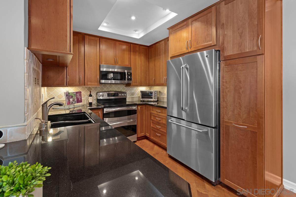 Detail Gallery Image 12 of 44 For 750  State Street  #402,  San Diego,  CA 92101 - 3 Beds | 2 Baths