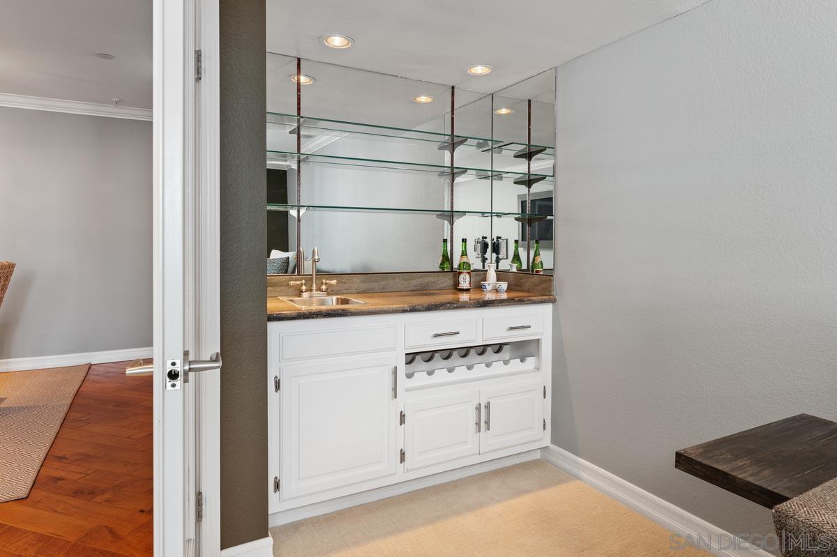 Detail Gallery Image 15 of 44 For 750  State Street  #402,  San Diego,  CA 92101 - 3 Beds | 2 Baths