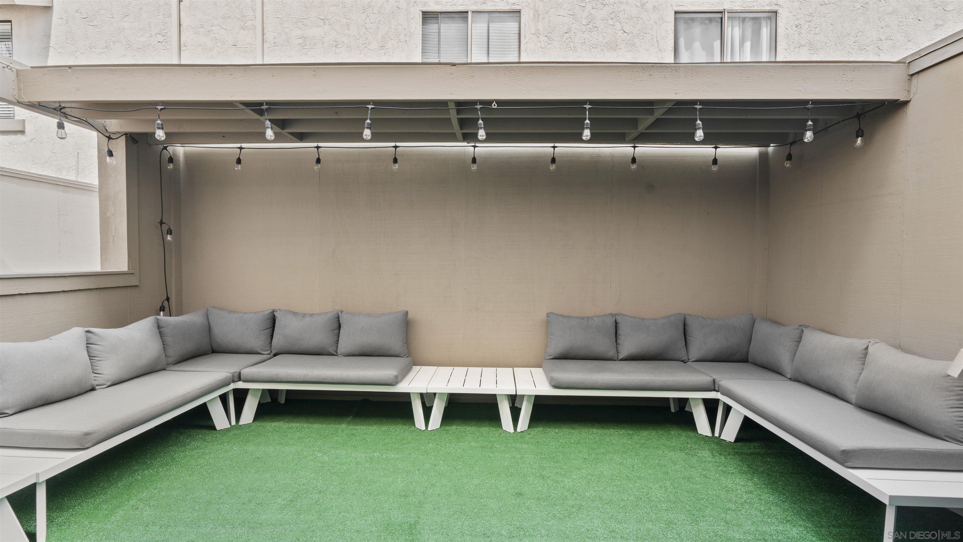 Detail Gallery Image 16 of 43 For 8490  via Sonoma  #10,  La Jolla,  CA 92037 - 2 Beds | 2/1 Baths