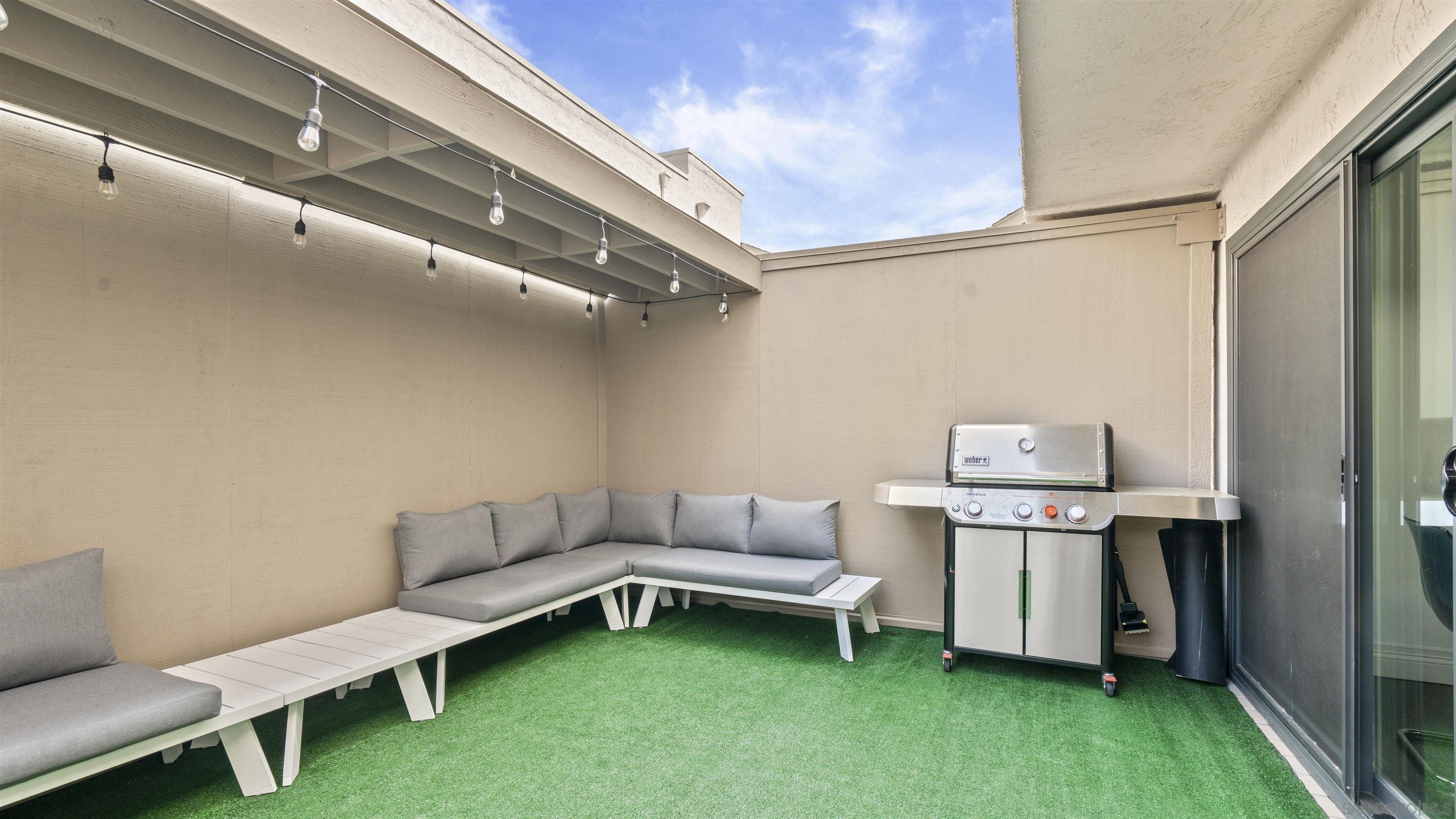 Detail Gallery Image 17 of 43 For 8490  via Sonoma  #10,  La Jolla,  CA 92037 - 2 Beds | 2/1 Baths