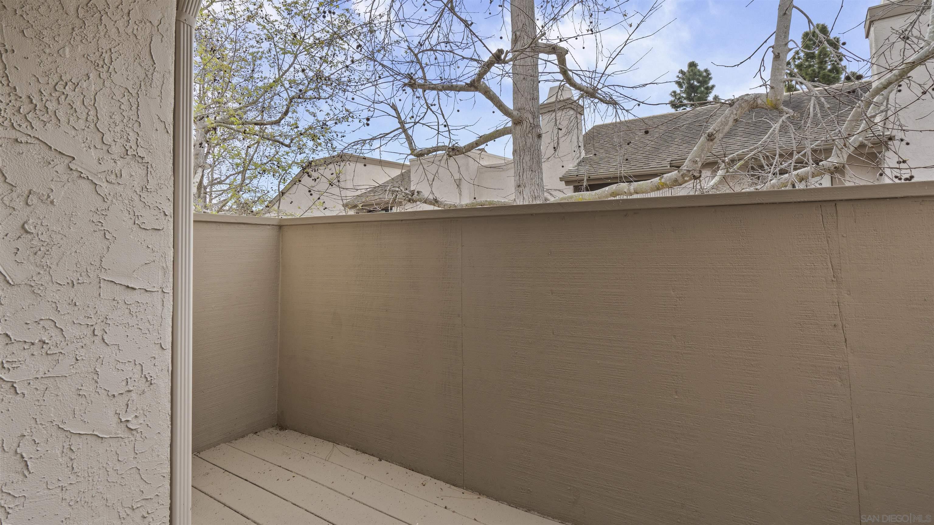 Detail Gallery Image 24 of 43 For 8490  via Sonoma  #10,  La Jolla,  CA 92037 - 2 Beds | 2/1 Baths