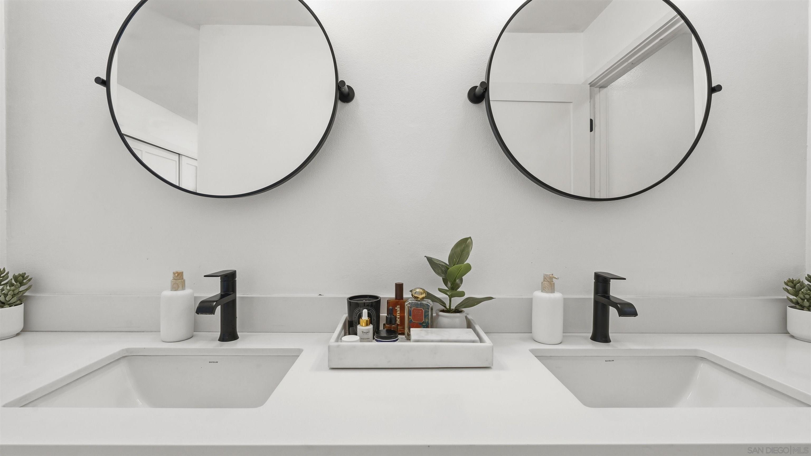 Detail Gallery Image 26 of 43 For 8490  via Sonoma  #10,  La Jolla,  CA 92037 - 2 Beds | 2/1 Baths