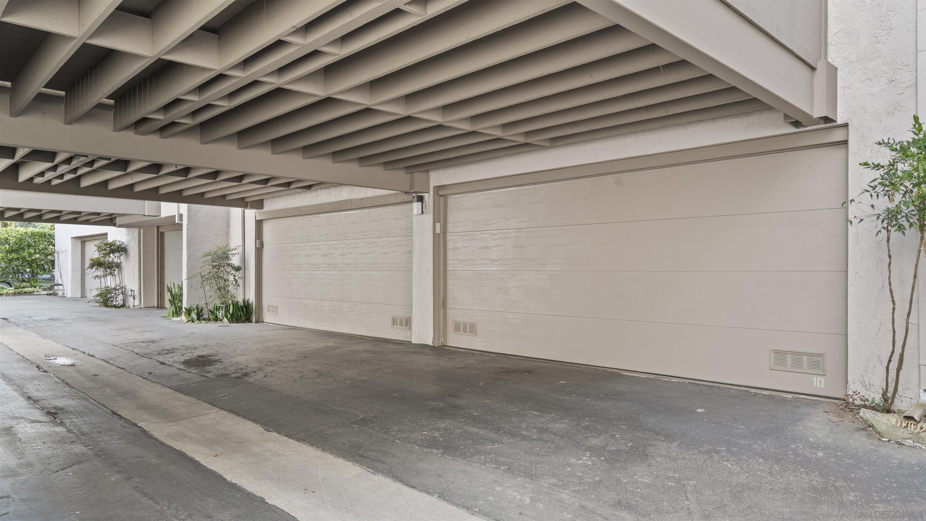 Detail Gallery Image 32 of 43 For 8490  via Sonoma  #10,  La Jolla,  CA 92037 - 2 Beds | 2/1 Baths