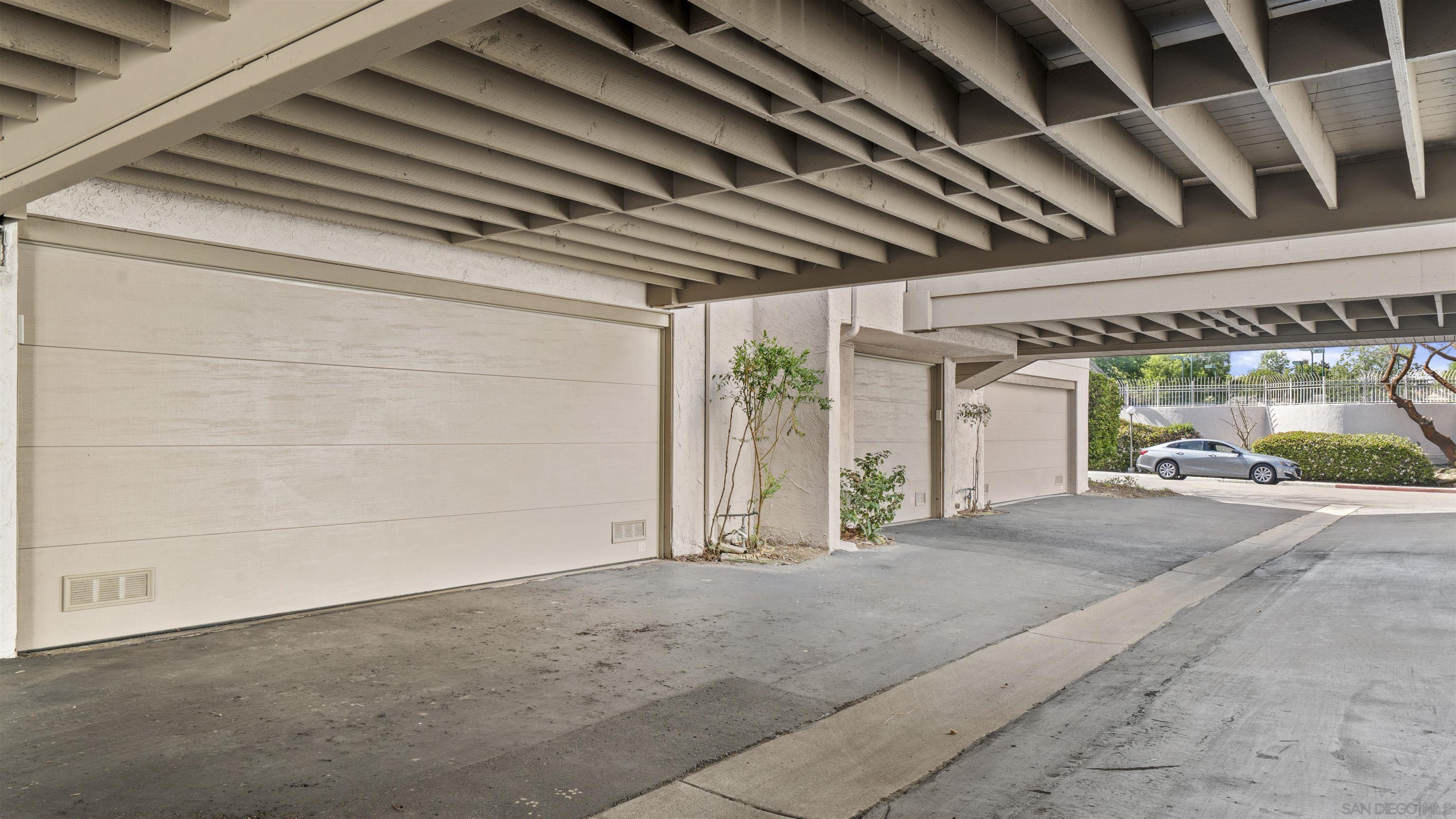 Detail Gallery Image 33 of 43 For 8490  via Sonoma  #10,  La Jolla,  CA 92037 - 2 Beds | 2/1 Baths