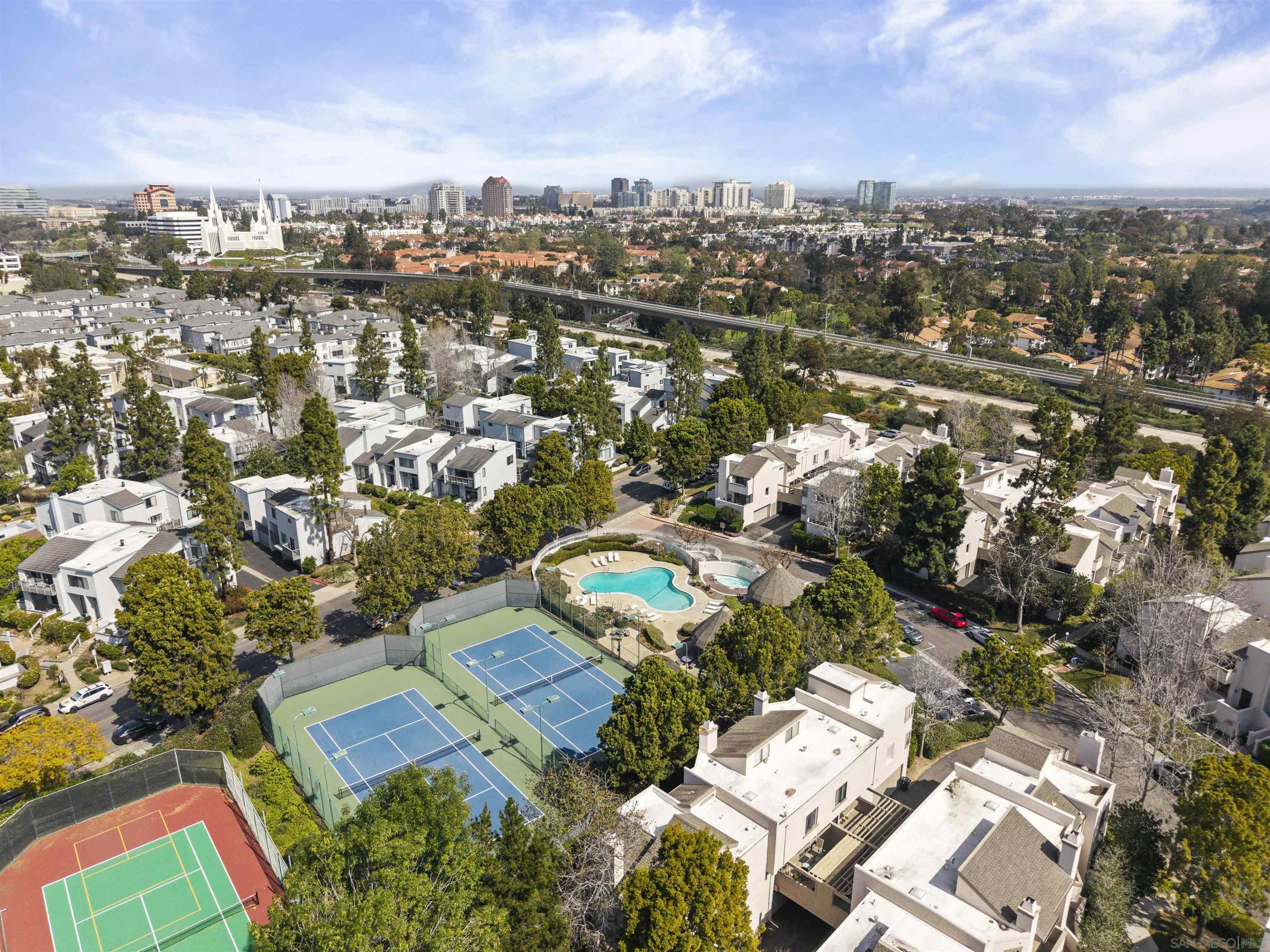 Detail Gallery Image 40 of 43 For 8490  via Sonoma  #10,  La Jolla,  CA 92037 - 2 Beds | 2/1 Baths