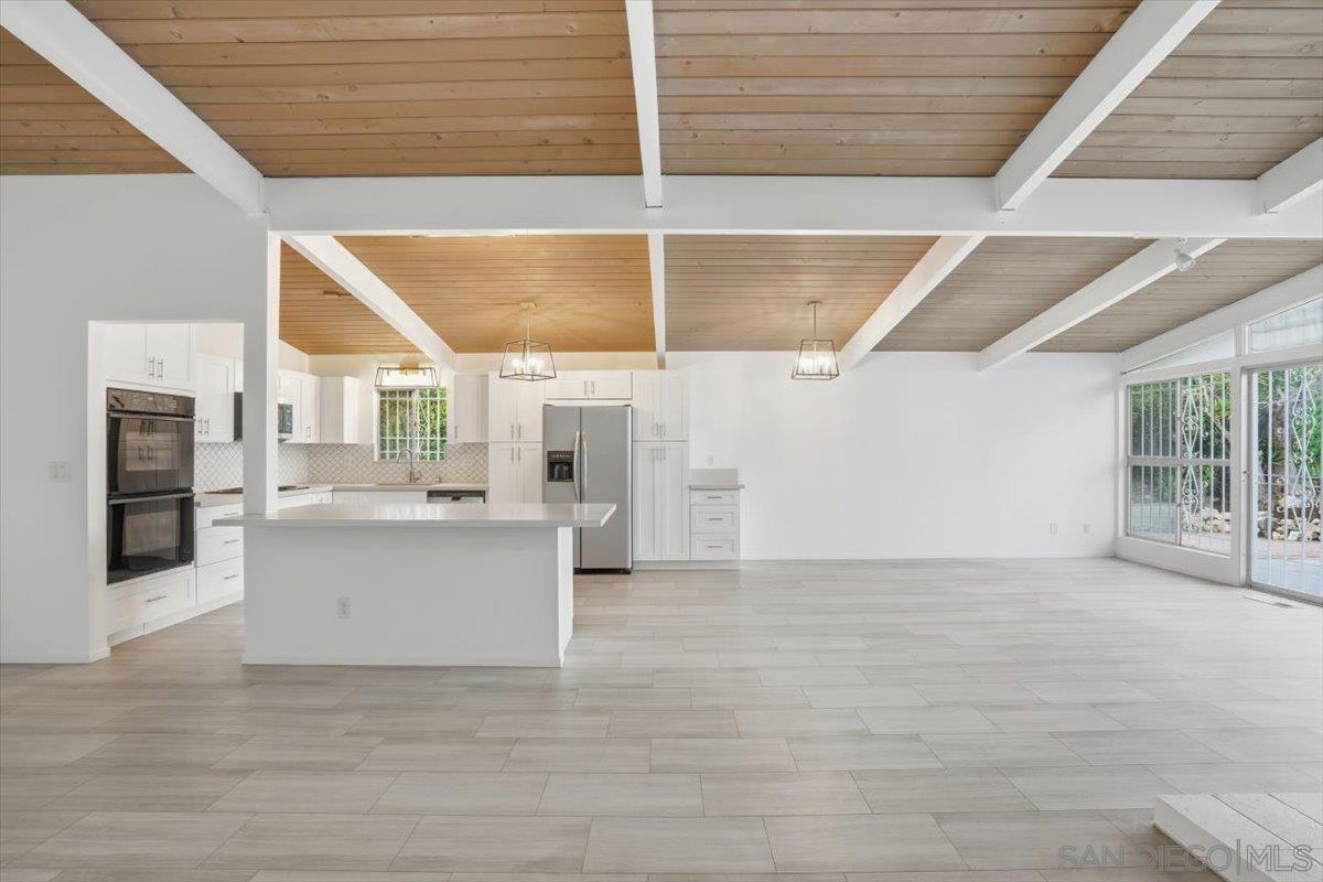 Detail Gallery Image 16 of 40 For 4985  Pacifica, San Diego,  CA 92109 - 4 Beds | 2 Baths