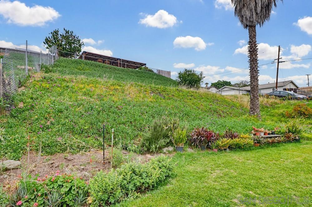 Detail Gallery Image 23 of 27 For 7705  Hunthaven Rd, San Diego,  CA 92114 - 2 Beds | 1 Baths