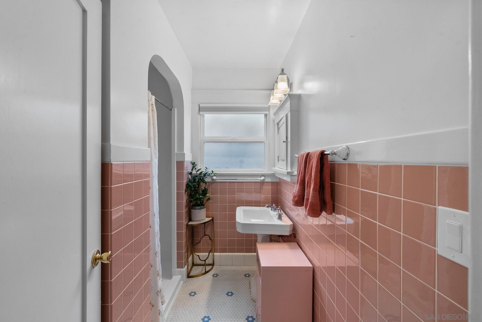 Detail Gallery Image 19 of 34 For 4202  Madison Avenue, San Diego,  CA 92116 - 3 Beds | 1 Baths