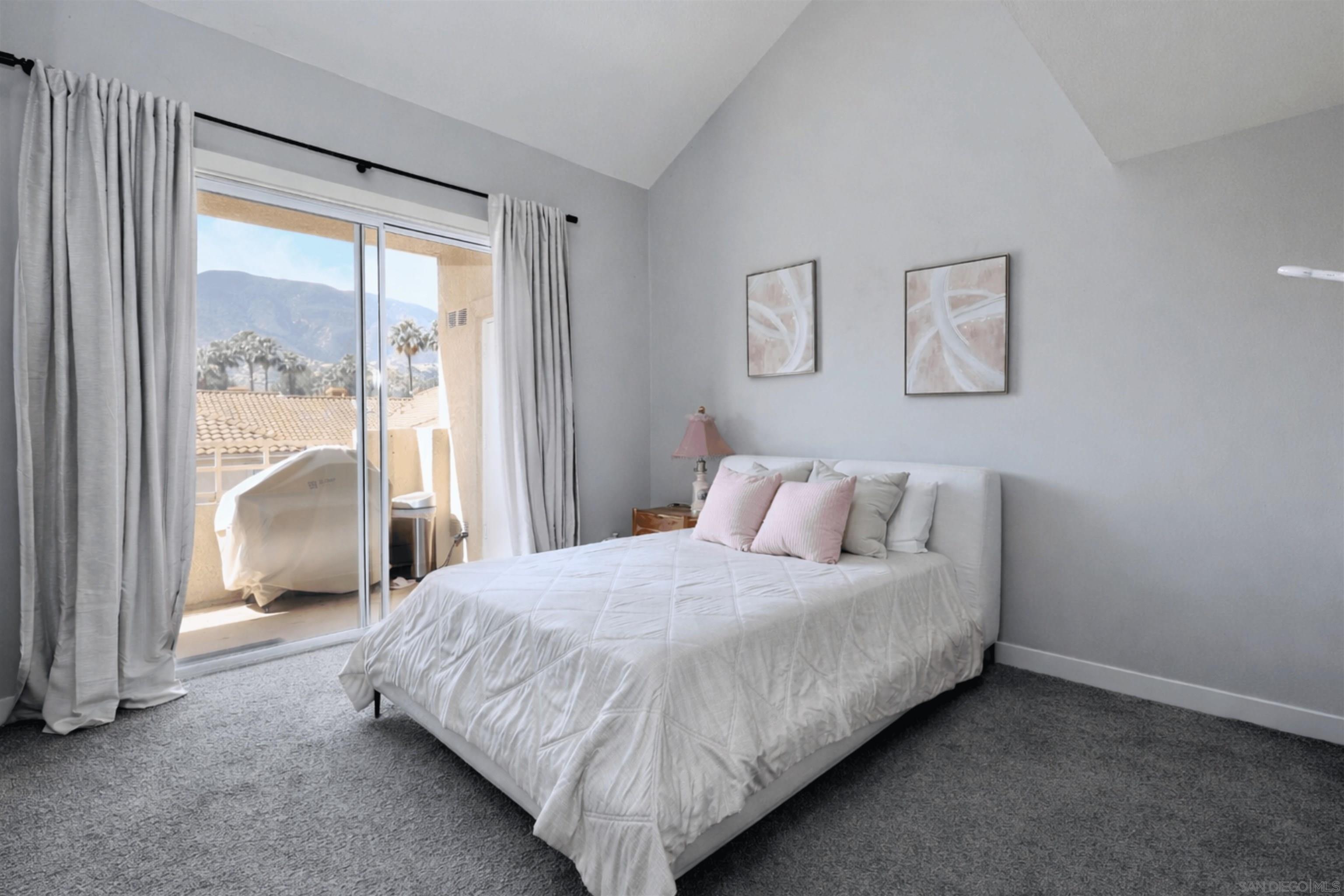 Detail Gallery Image 17 of 41 For 3140  Castelar Court  #202,  Corona,  CA 92882 - 3 Beds | 2 Baths