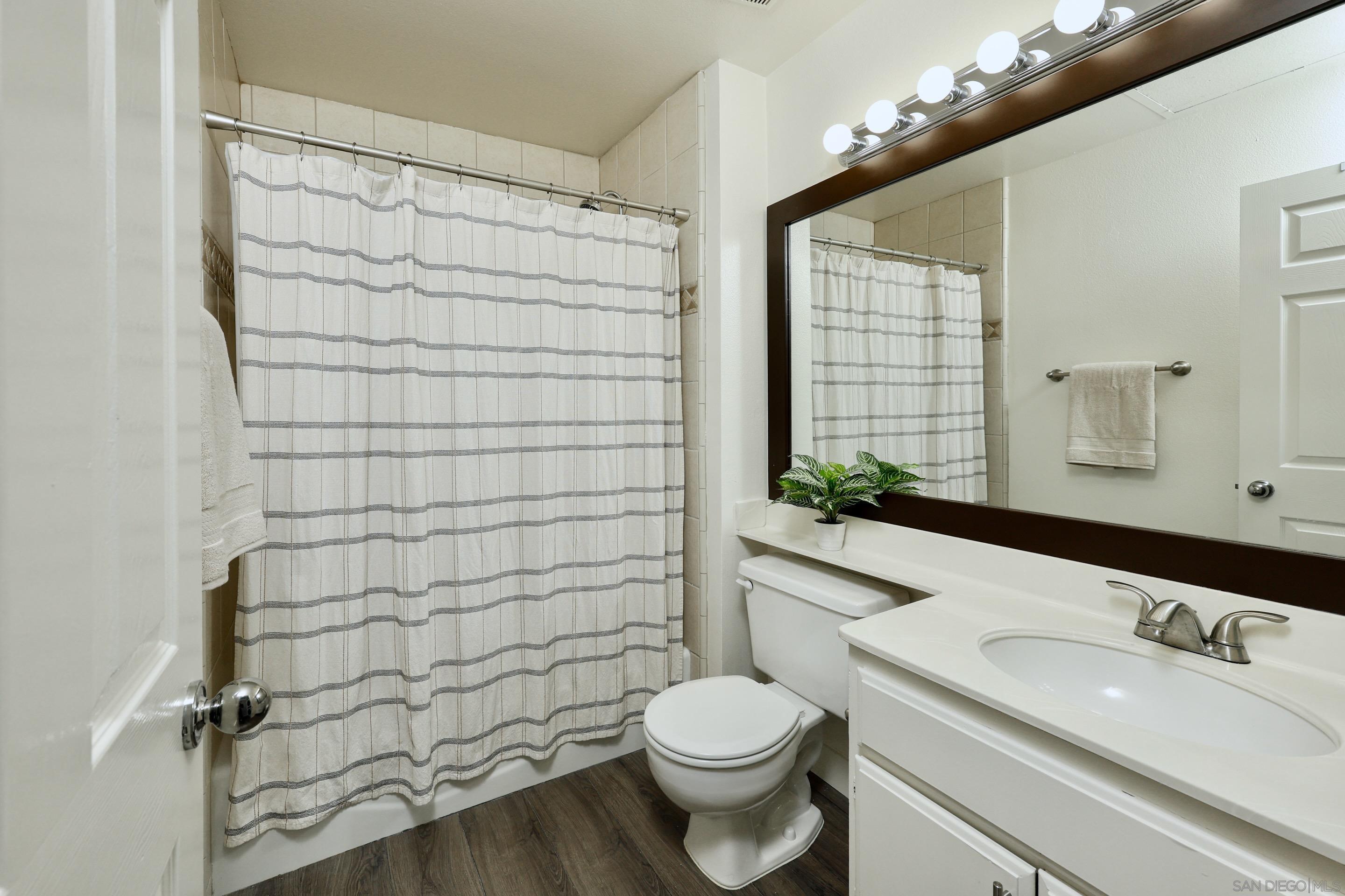 Detail Gallery Image 26 of 41 For 3140  Castelar Court  #202,  Corona,  CA 92882 - 3 Beds | 2 Baths