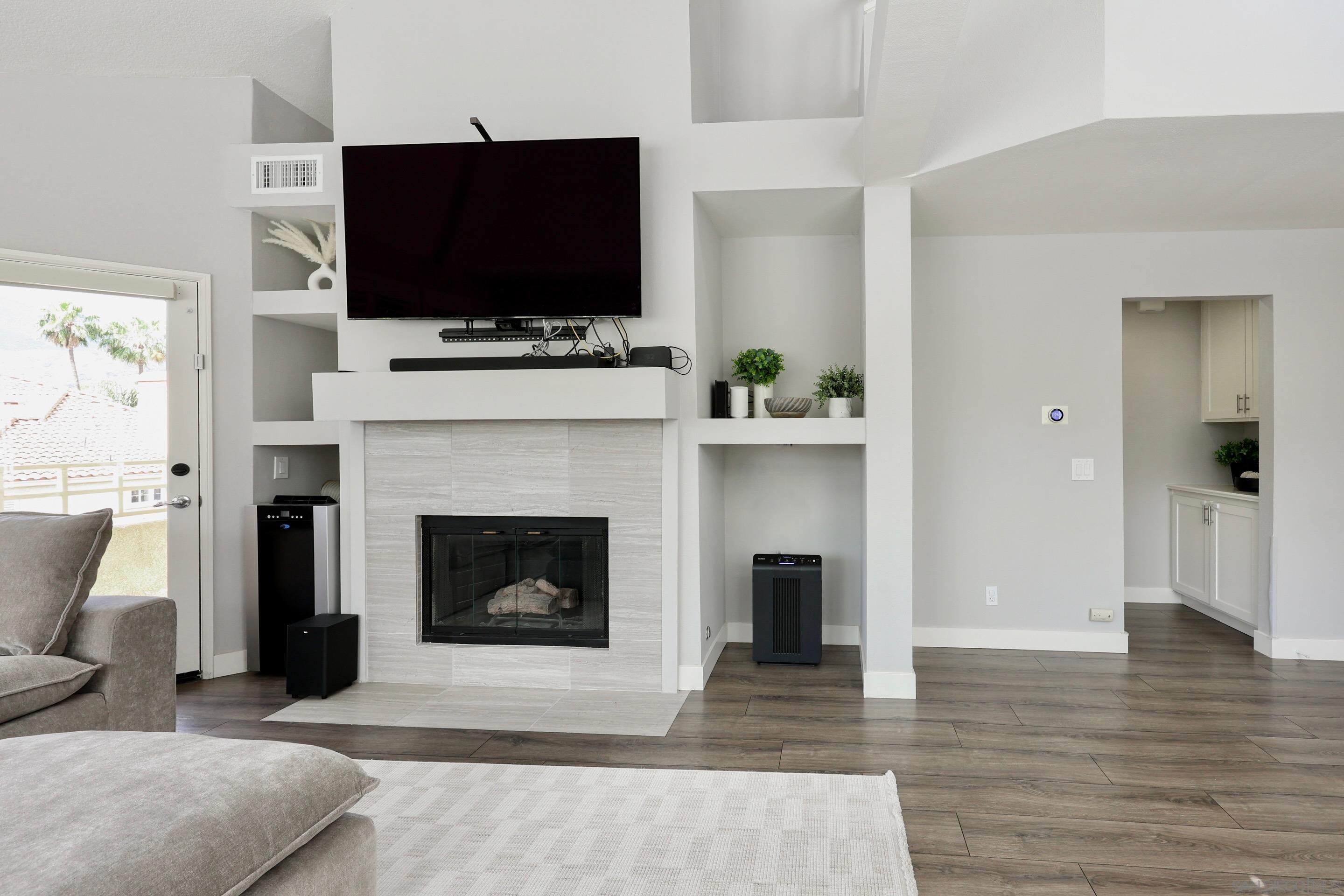 Detail Gallery Image 7 of 41 For 3140  Castelar Court  #202,  Corona,  CA 92882 - 3 Beds | 2 Baths