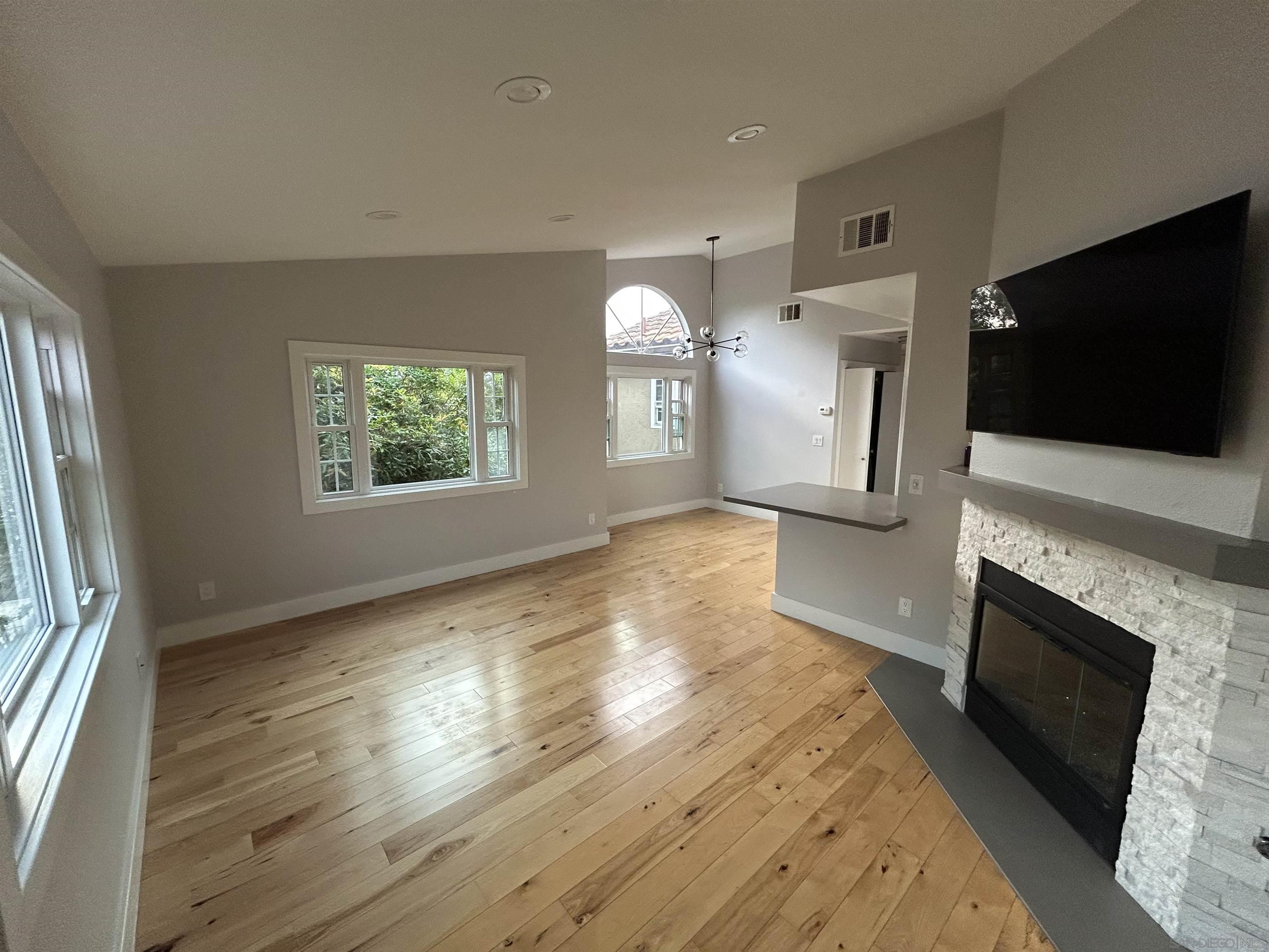 Detail Gallery Image 1 of 28 For 4672  Kansas Street  #3,  San Diego,  CA 92116 - 3 Beds | 2 Baths