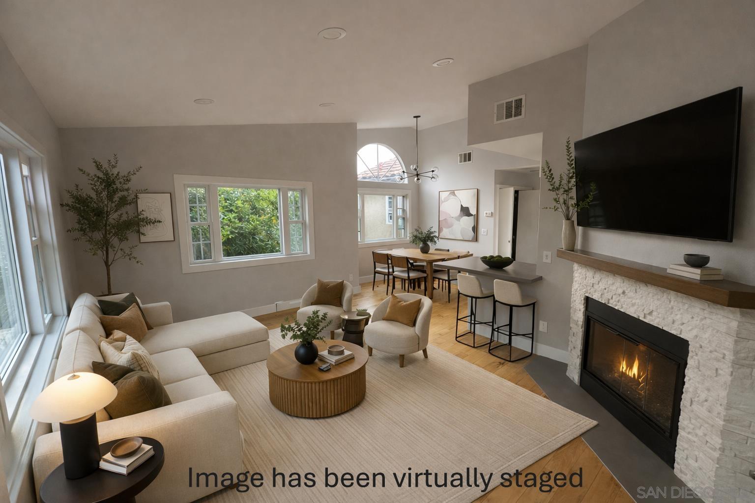 Detail Gallery Image 2 of 28 For 4672  Kansas Street  #3,  San Diego,  CA 92116 - 3 Beds | 2 Baths