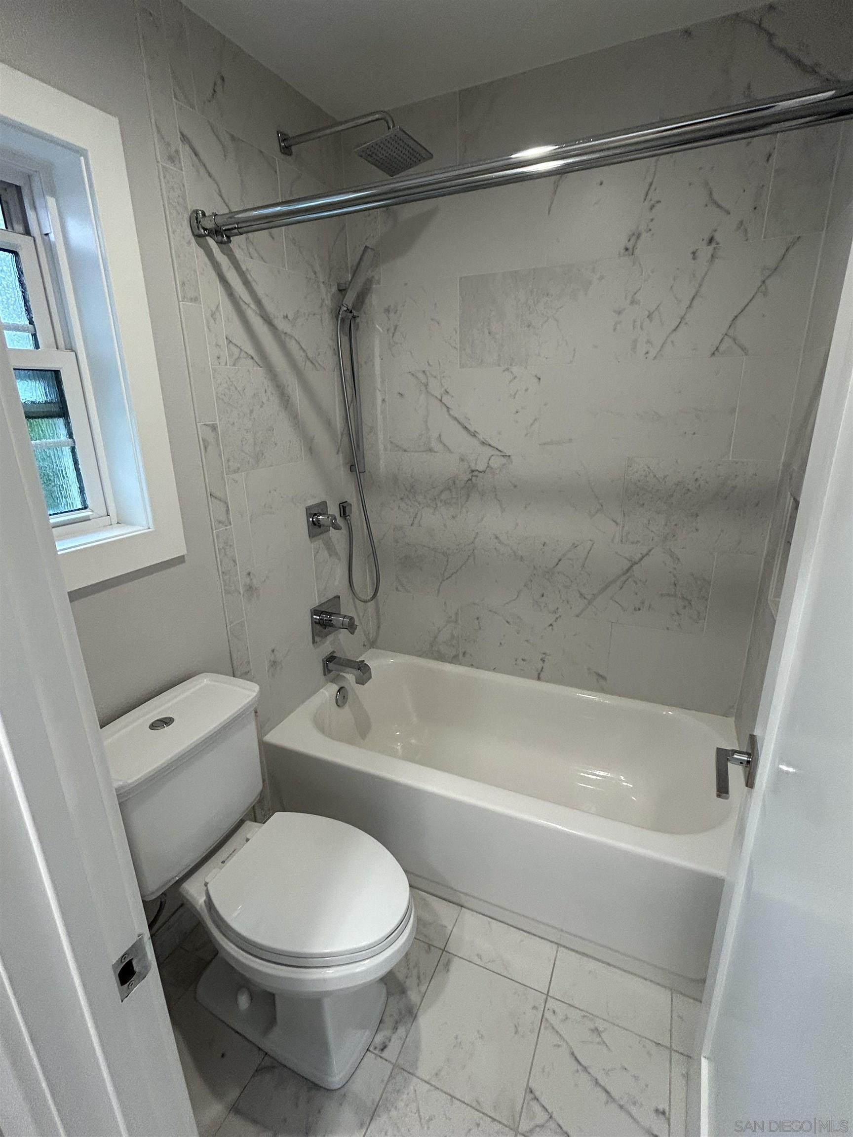 Detail Gallery Image 12 of 28 For 4672  Kansas Street  #3,  San Diego,  CA 92116 - 3 Beds | 2 Baths