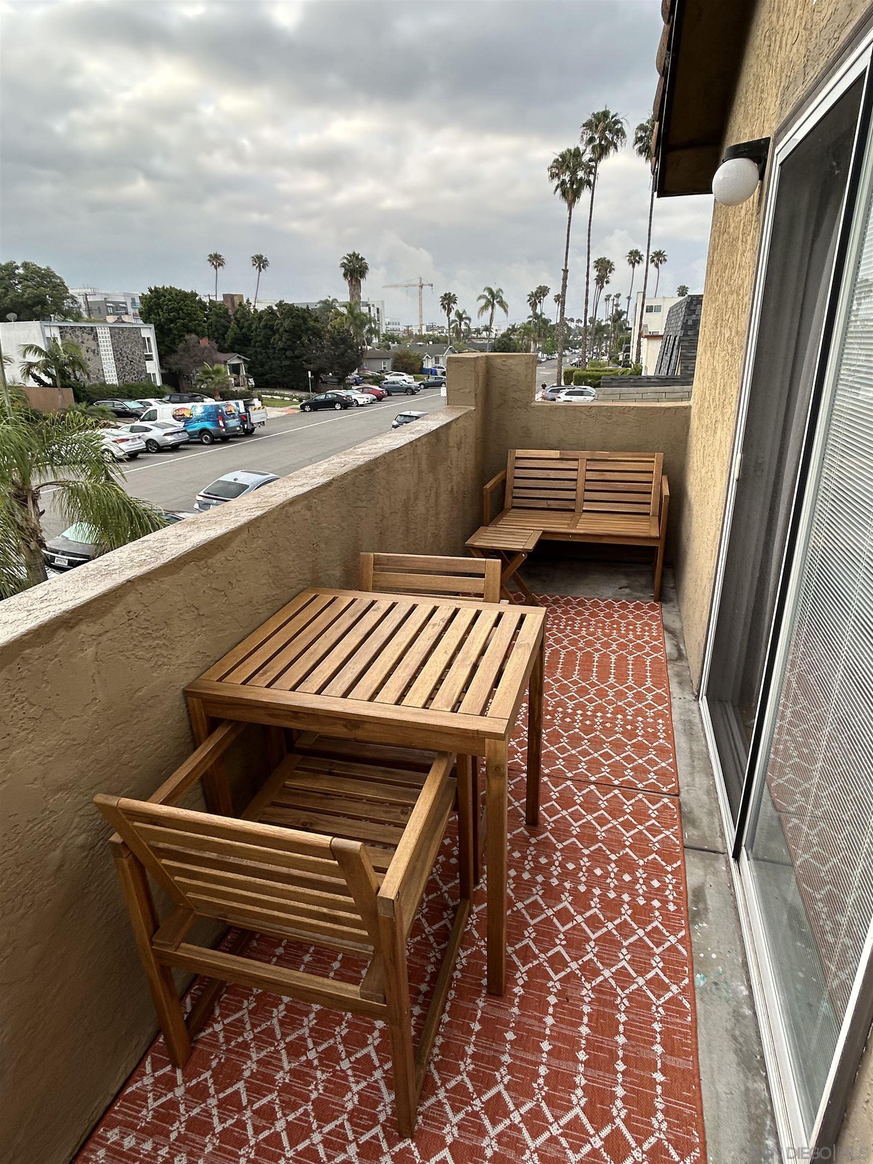 Detail Gallery Image 15 of 28 For 4672  Kansas Street  #3,  San Diego,  CA 92116 - 3 Beds | 2 Baths