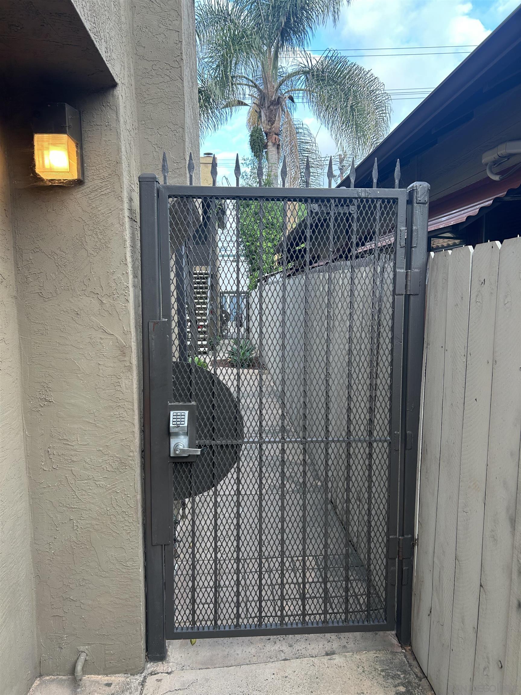 Detail Gallery Image 27 of 28 For 4672  Kansas Street  #3,  San Diego,  CA 92116 - 3 Beds | 2 Baths