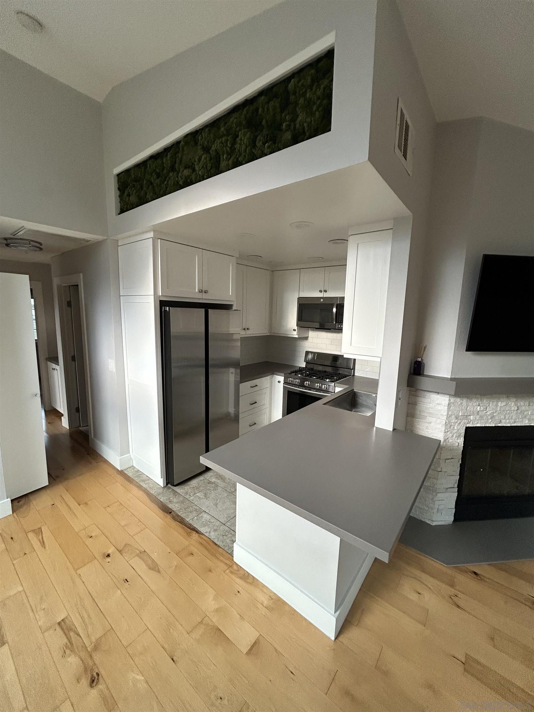 Detail Gallery Image 5 of 28 For 4672  Kansas Street  #3,  San Diego,  CA 92116 - 3 Beds | 2 Baths