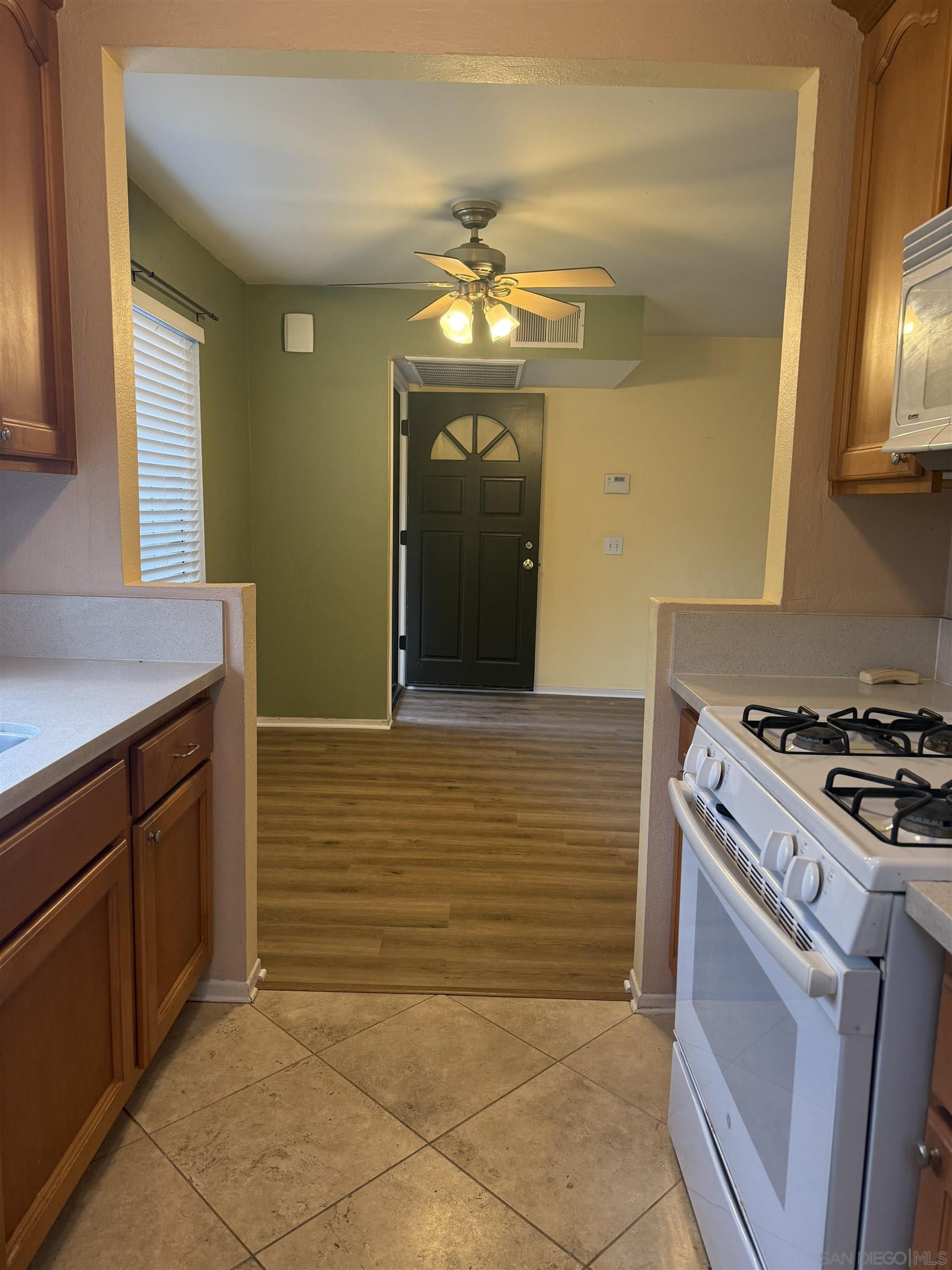 Detail Gallery Image 11 of 42 For 13294  Wimberly  228, San Diego,  CA 92128 - 2 Beds | 2 Baths