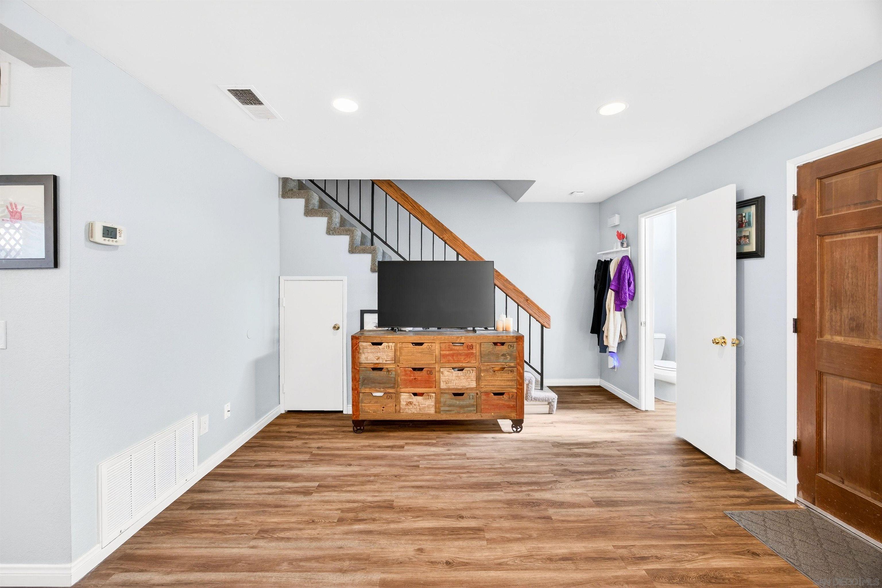 Detail Gallery Image 11 of 57 For 736 N Mollison Ave  #D,  El Cajon,  CA 92021 - 2 Beds | 1/1 Baths