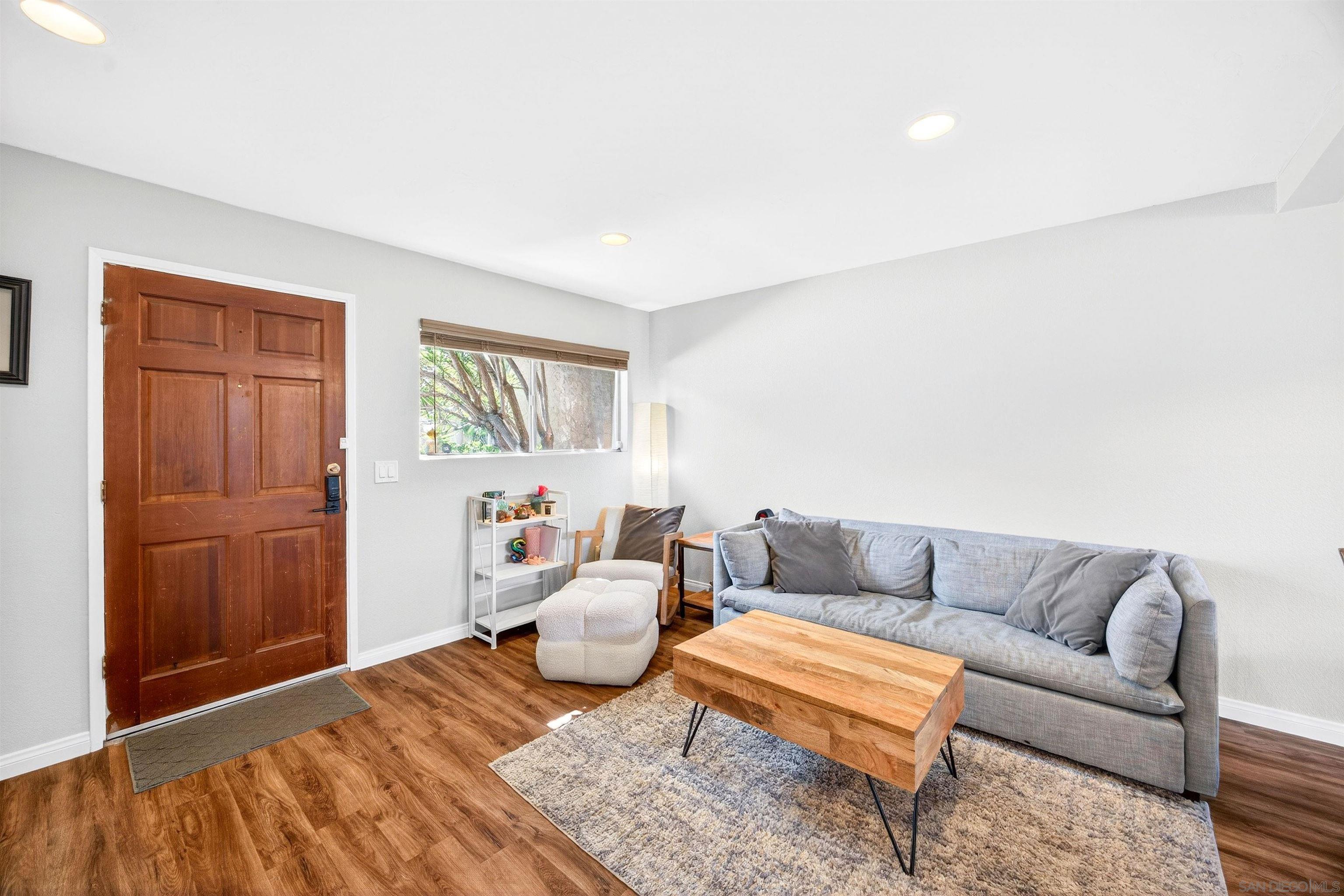 Detail Gallery Image 10 of 57 For 736 N Mollison Ave  #D,  El Cajon,  CA 92021 - 2 Beds | 1/1 Baths