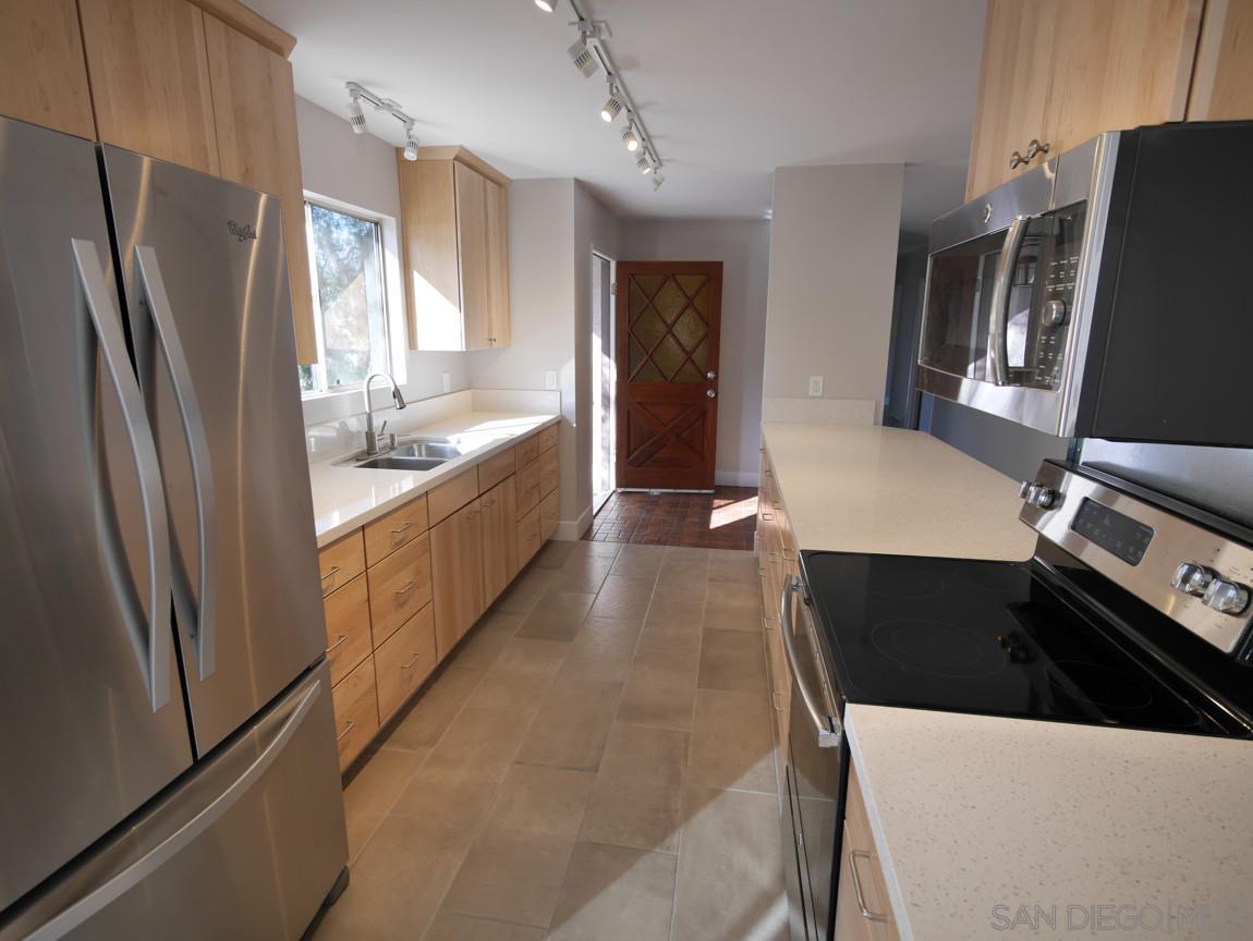 Detail Gallery Image 13 of 63 For 8209  Mesa, Santee,  CA 92071 - – Beds | – Baths