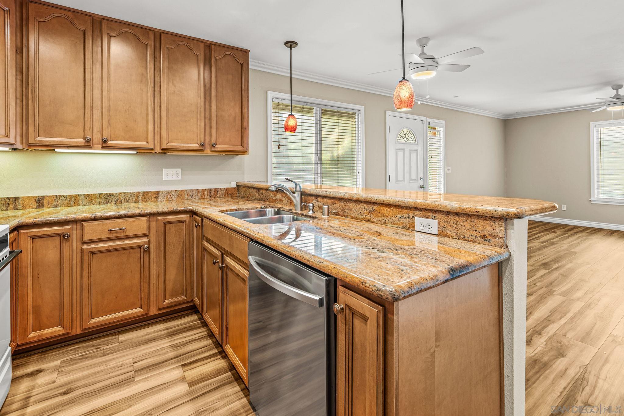 Detail Gallery Image 8 of 22 For 10401  Caminito Rimini, San Diego,  CA 92129 - 2 Beds | 1 Baths