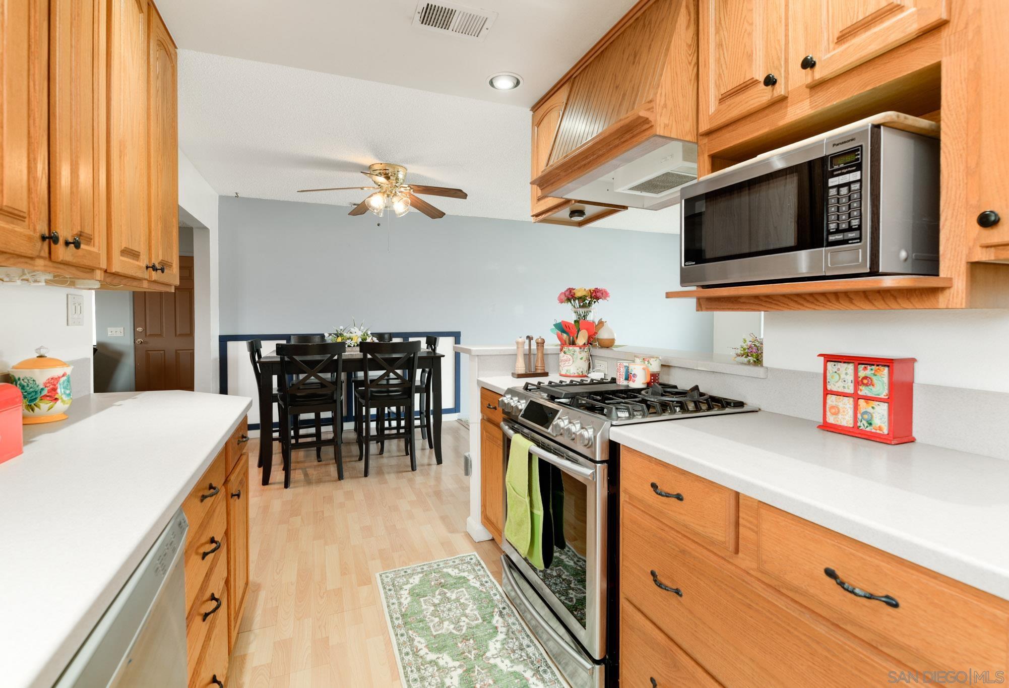 Detail Gallery Image 5 of 24 For 567  Brighthaven, El Cajon,  CA 92019 - 3 Beds | 1/1 Baths