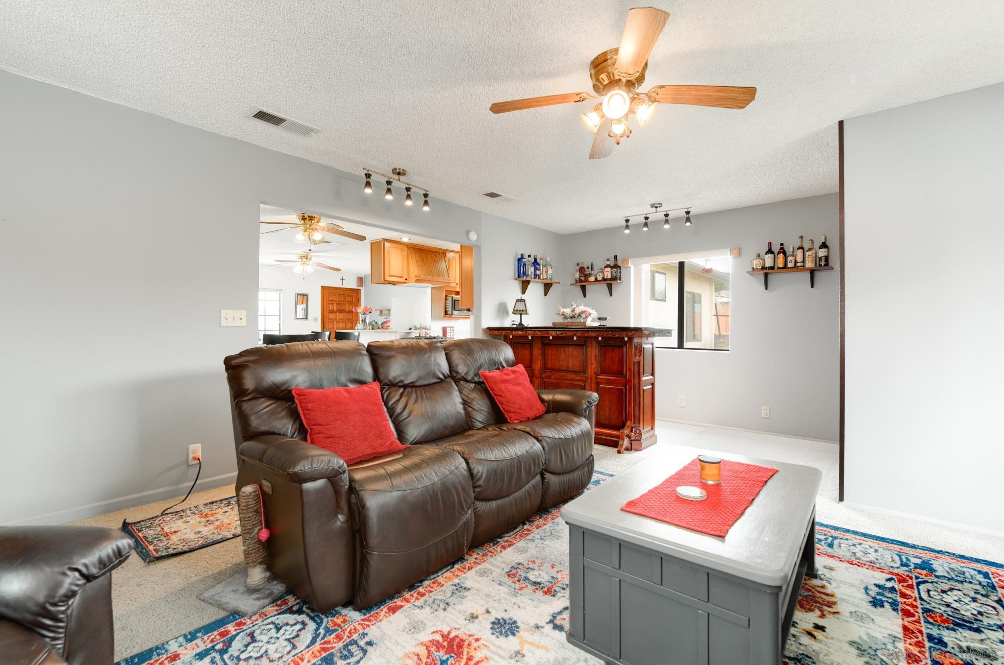 Detail Gallery Image 7 of 24 For 567  Brighthaven, El Cajon,  CA 92019 - 3 Beds | 1/1 Baths