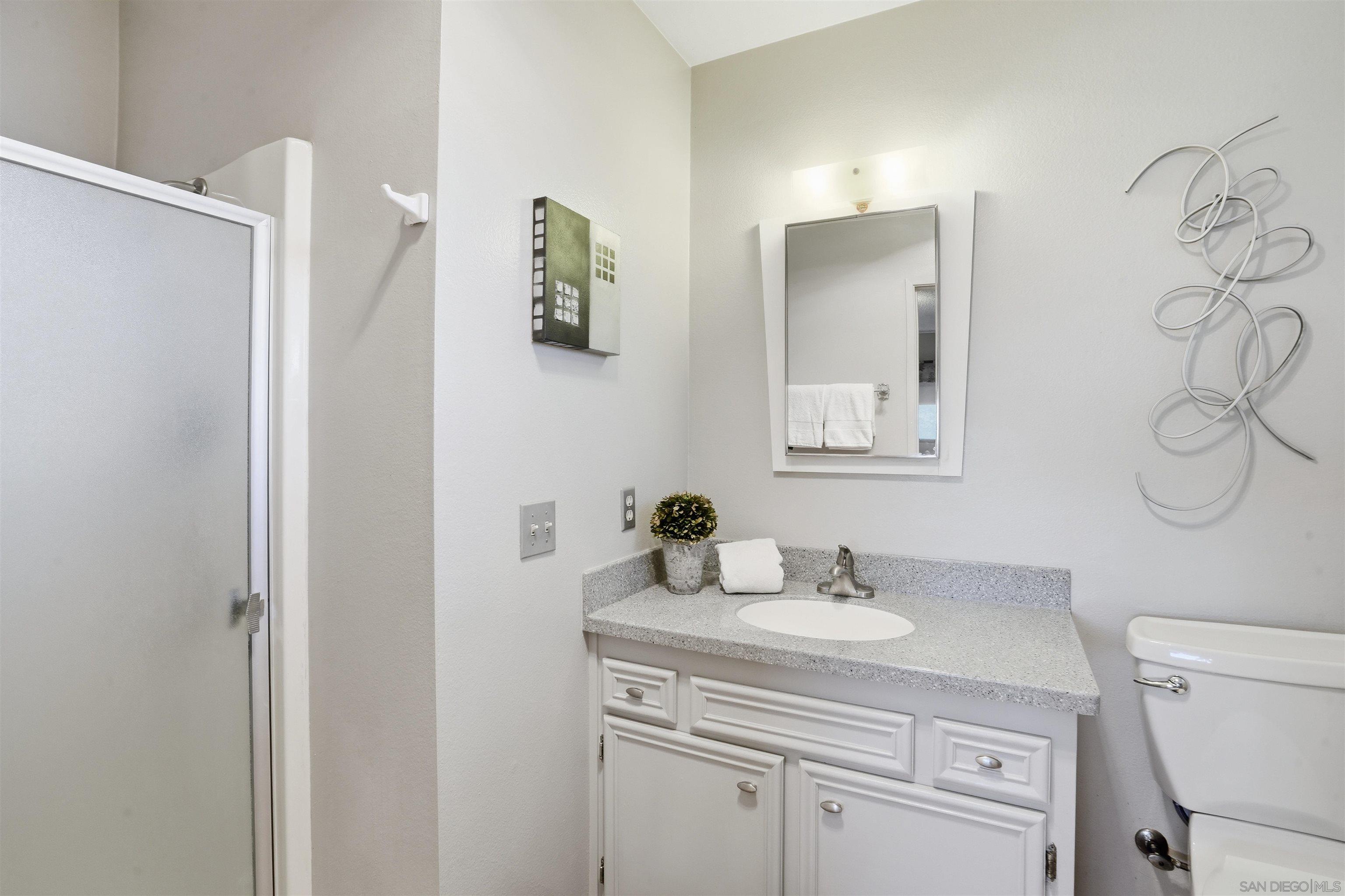 Detail Gallery Image 12 of 30 For 2384  Glenn Rd, Fallbrook,  CA 92028 - 3 Beds | 2 Baths