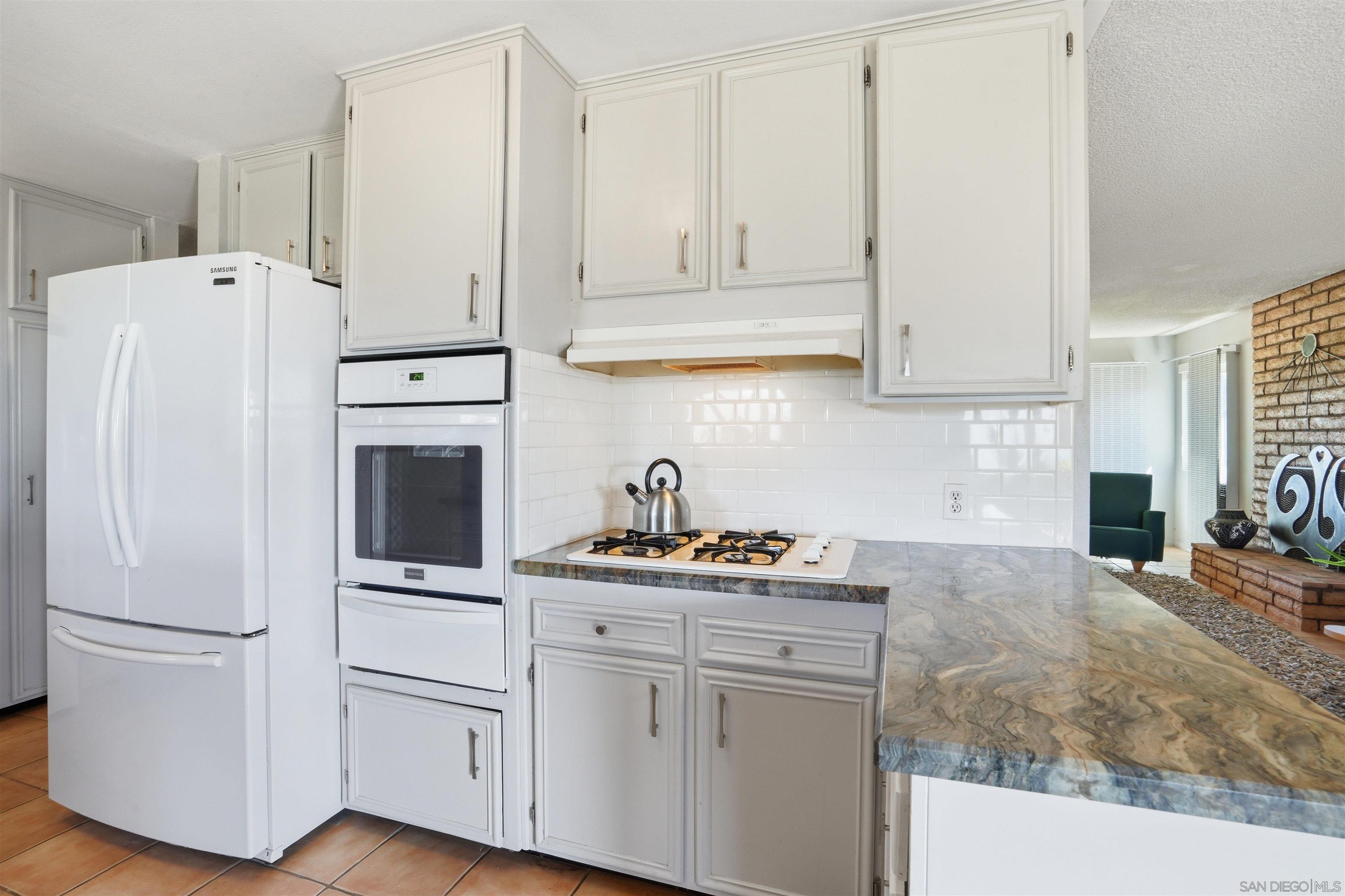 Detail Gallery Image 4 of 30 For 2384  Glenn Rd, Fallbrook,  CA 92028 - 3 Beds | 2 Baths