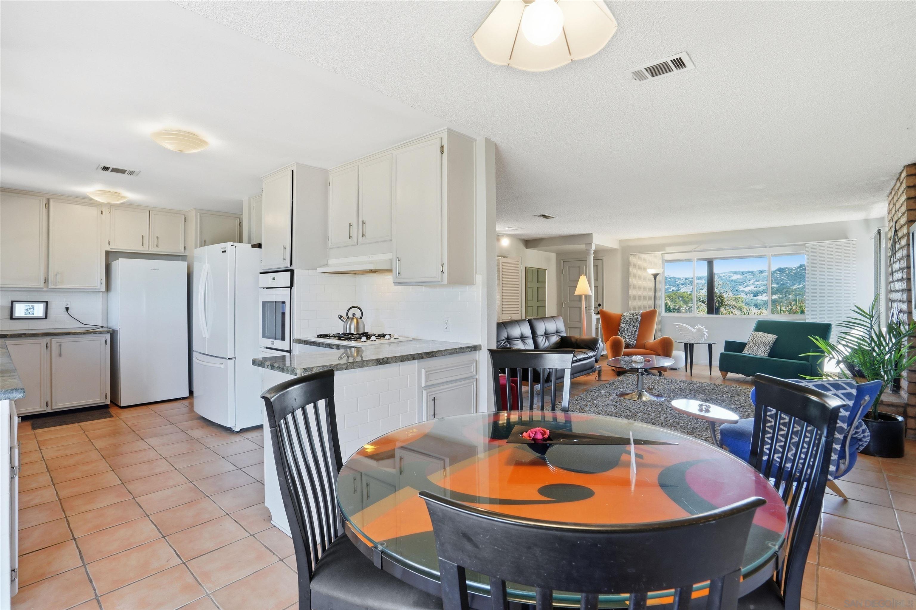 Detail Gallery Image 9 of 30 For 2384  Glenn Rd, Fallbrook,  CA 92028 - 3 Beds | 2 Baths