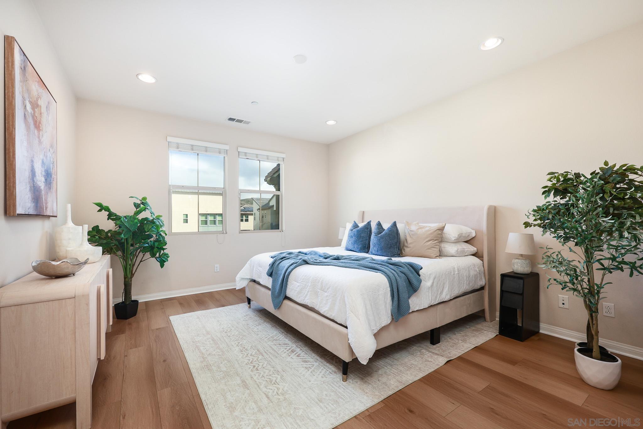 Detail Gallery Image 9 of 36 For 15965  Parkview Loop, San Diego,  CA 92127 - 3 Beds | 2/1 Baths