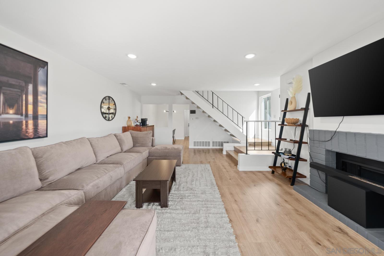 Front Image Thumbnail for SD260007570