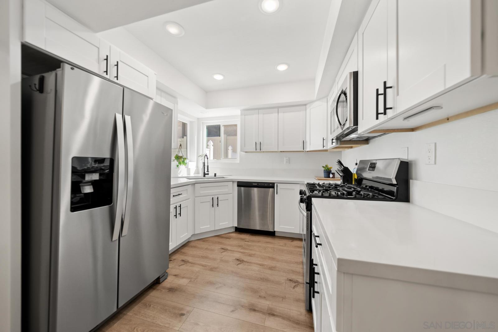 Detail Gallery Image 8 of 41 For 8362  Ora Belle, El Cajon,  CA 92021 - 3 Beds | 2/1 Baths