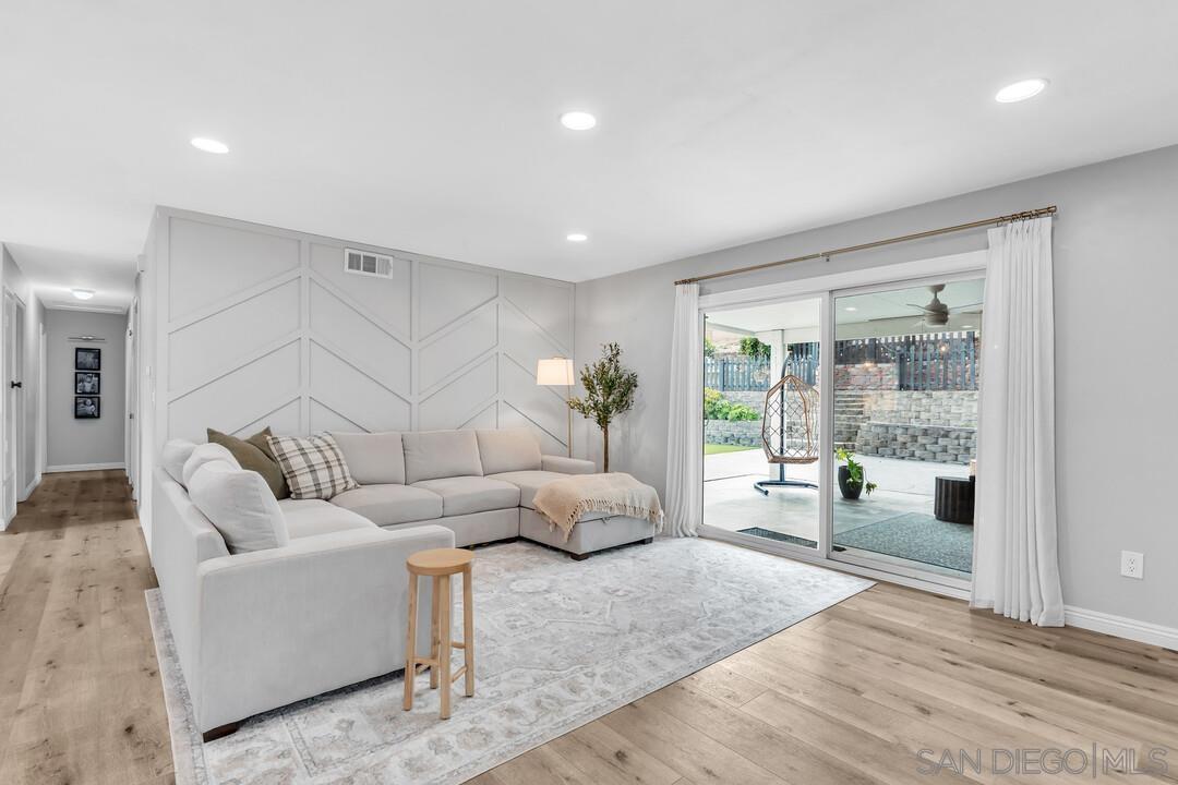 Detail Gallery Image 11 of 41 For 8969   New Seabury Drive, Santee,  CA 92071 - 6 Beds | 2 Baths