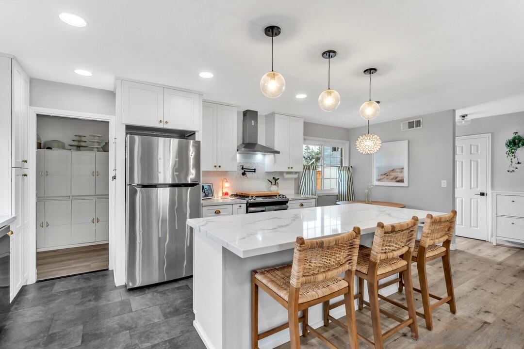 Detail Gallery Image 13 of 41 For 8969   New Seabury Drive, Santee,  CA 92071 - 6 Beds | 2 Baths