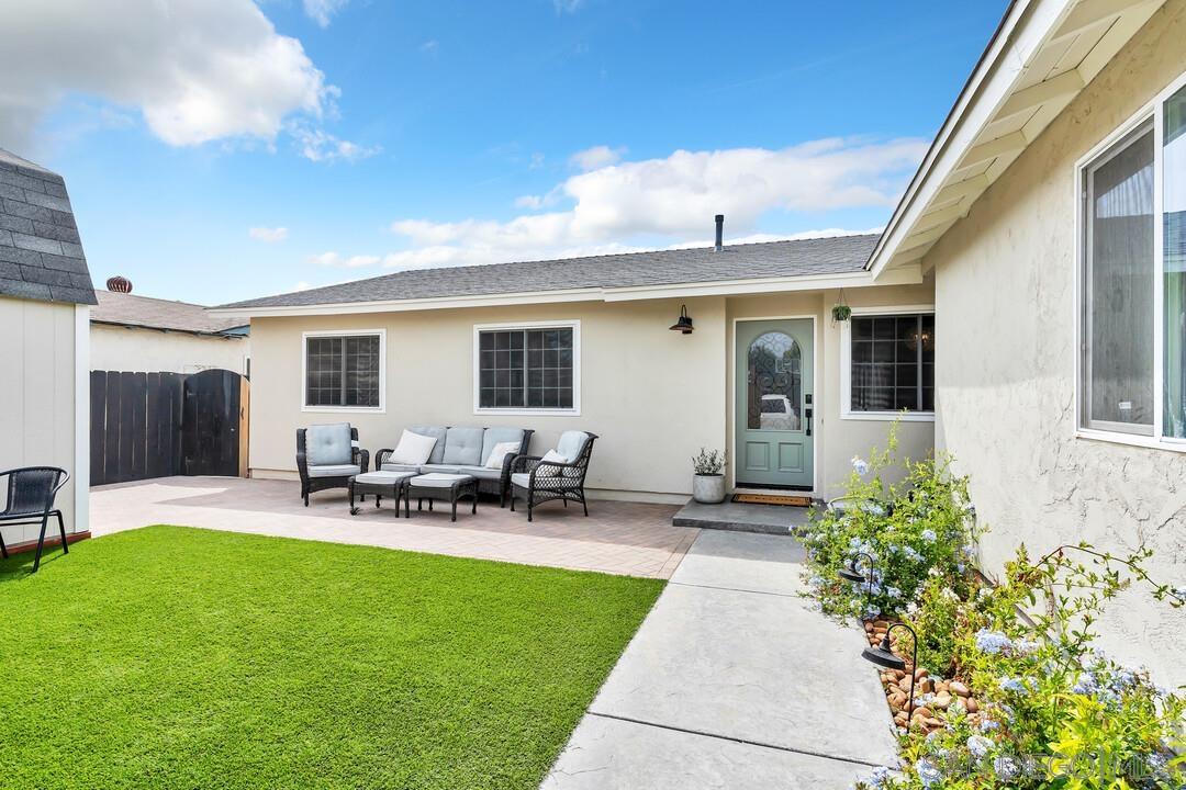 Detail Gallery Image 3 of 41 For 8969   New Seabury Drive, Santee,  CA 92071 - 6 Beds | 2 Baths