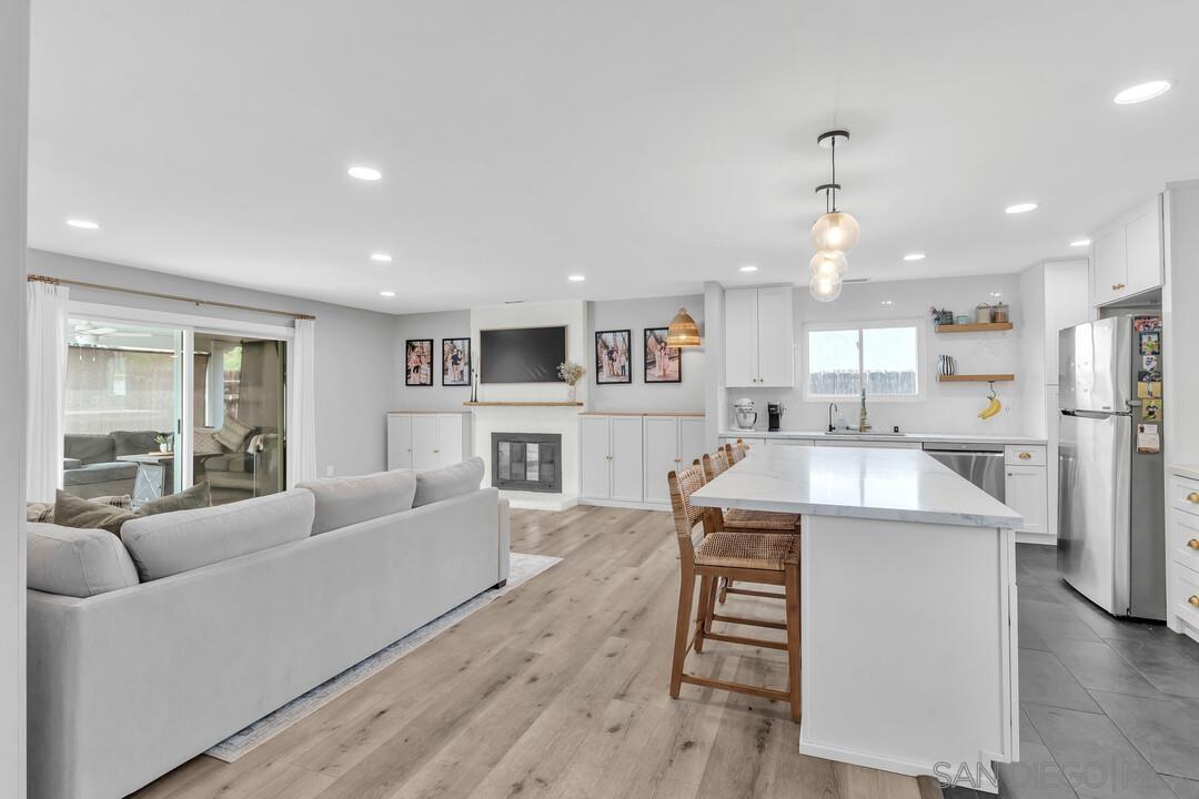 Detail Gallery Image 7 of 41 For 8969   New Seabury Drive, Santee,  CA 92071 - 6 Beds | 2 Baths