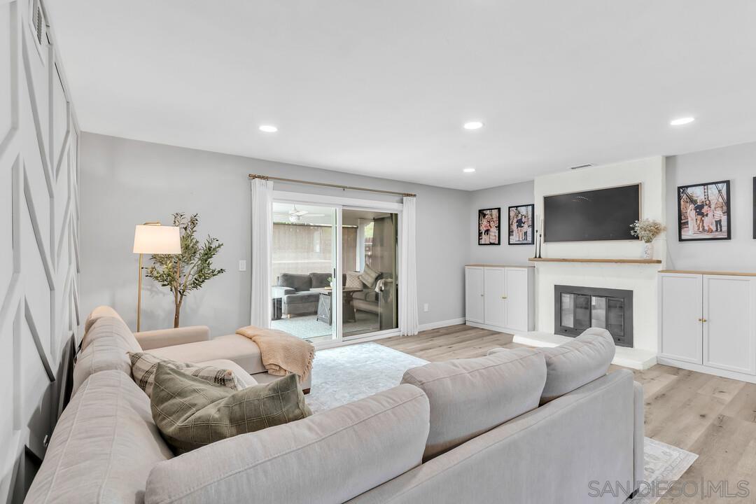 Detail Gallery Image 8 of 41 For 8969   New Seabury Drive, Santee,  CA 92071 - 6 Beds | 2 Baths