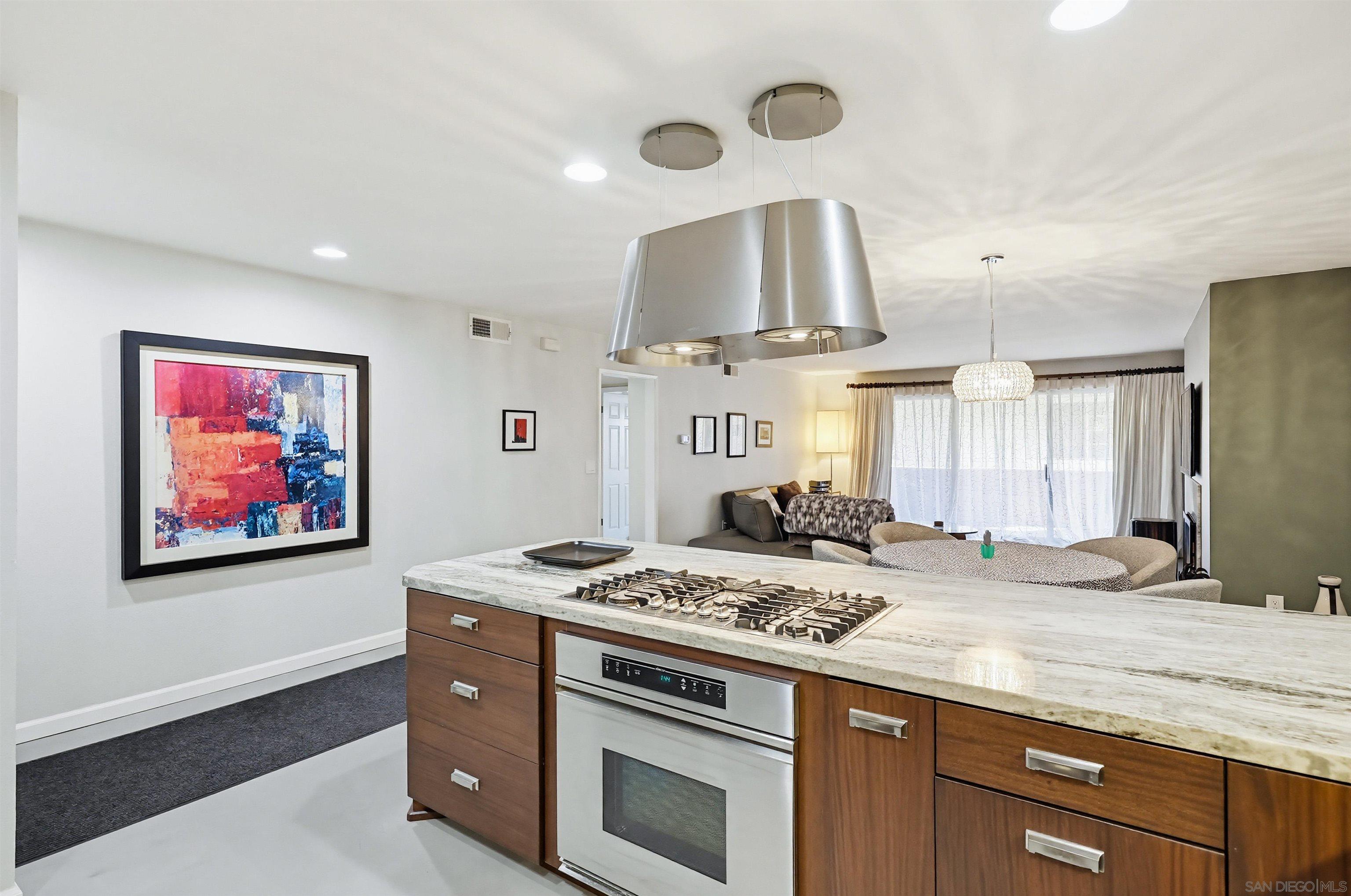 Front Image Thumbnail for SD260007573