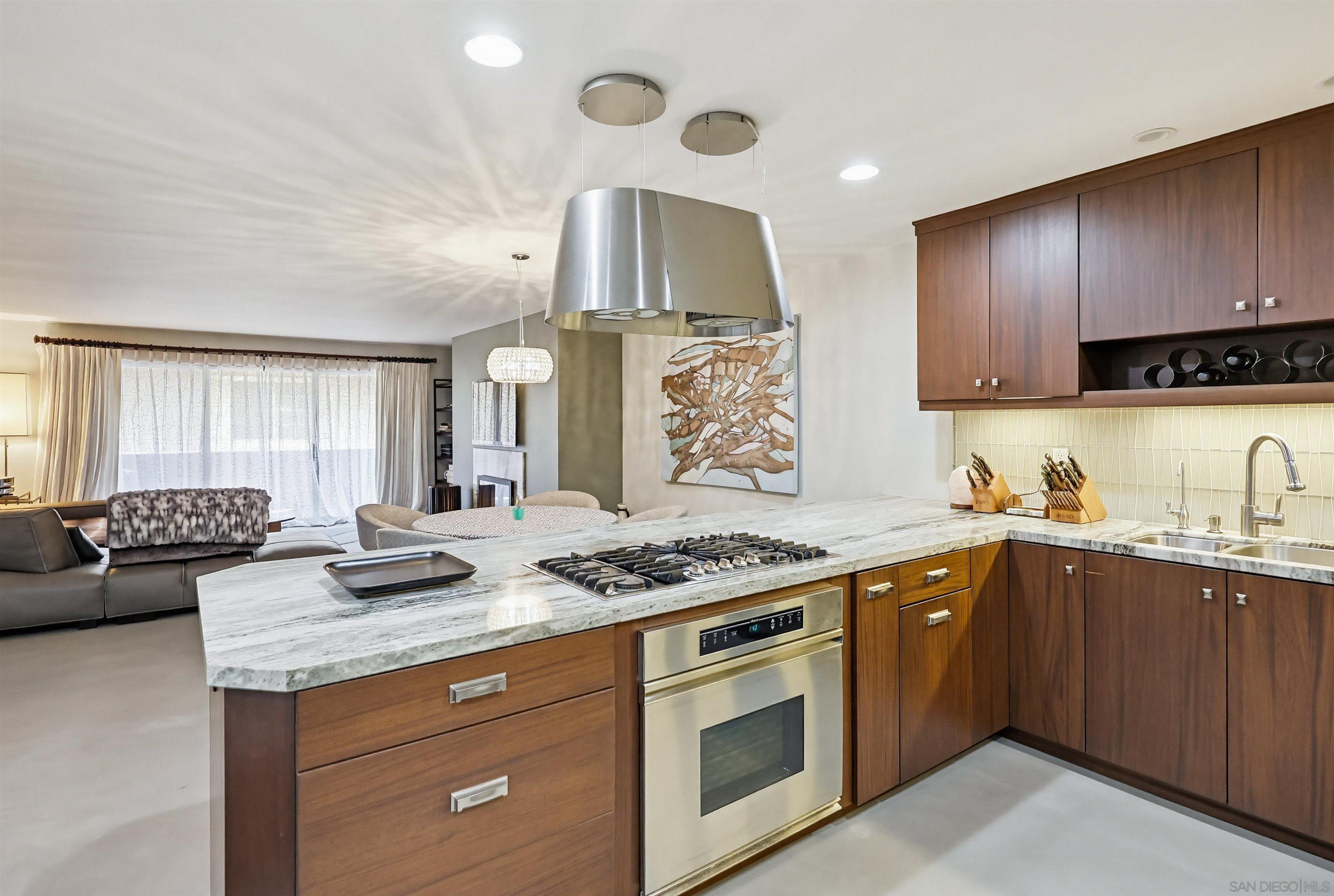 Detail Gallery Image 2 of 40 For 180  Date Ave, Imperial Beach,  CA 91932 - 2 Beds | 2 Baths