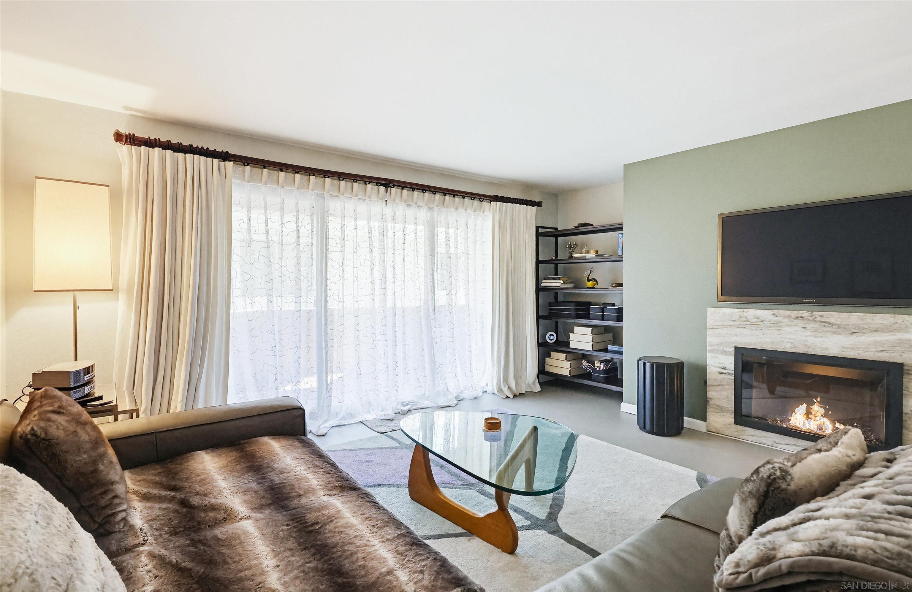 Detail Gallery Image 13 of 40 For 180  Date Ave, Imperial Beach,  CA 91932 - 2 Beds | 2 Baths