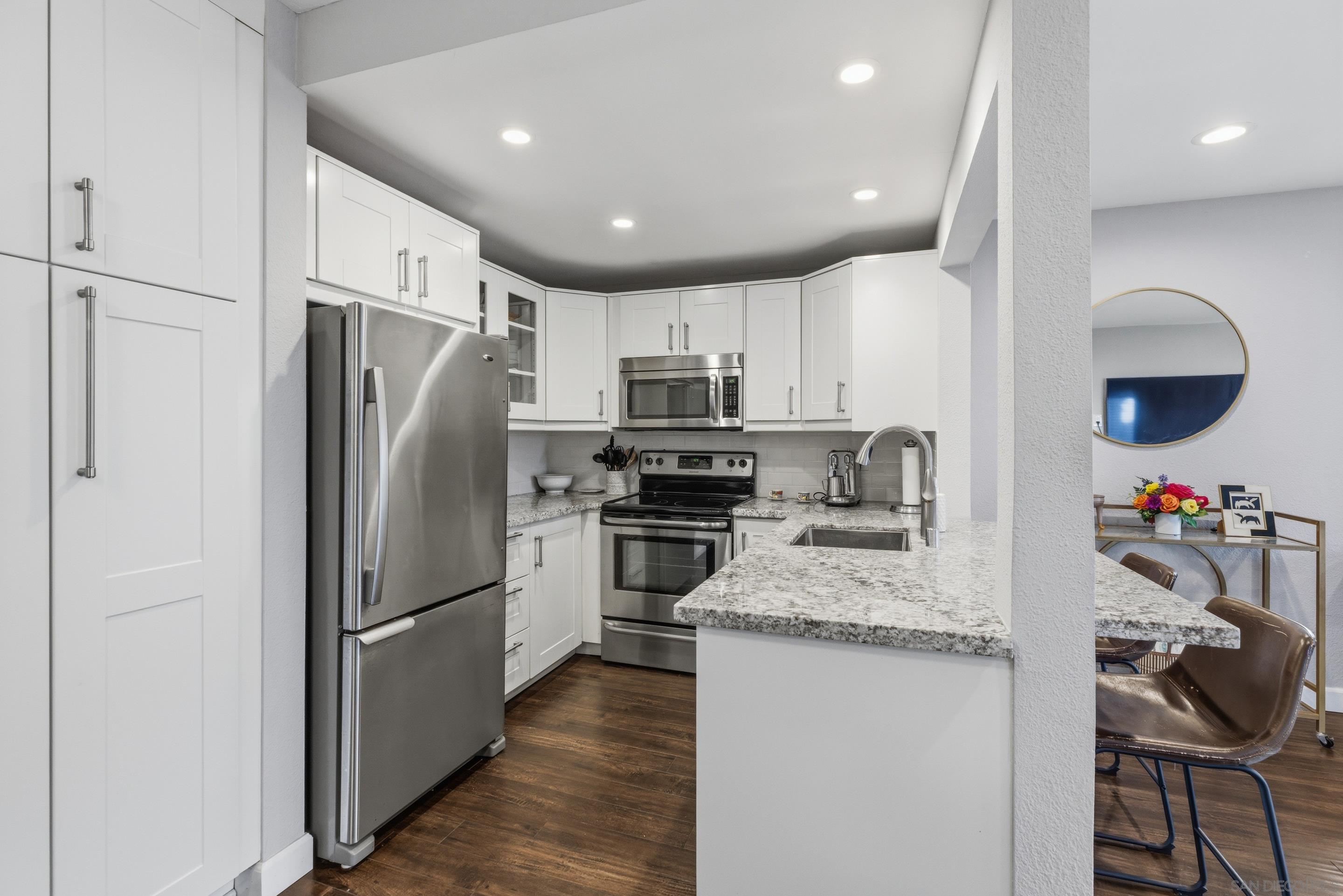 Detail Gallery Image 3 of 30 For 2960  Broadway  #7,  San Diego,  CA 92102 - 1 Beds | 1 Baths