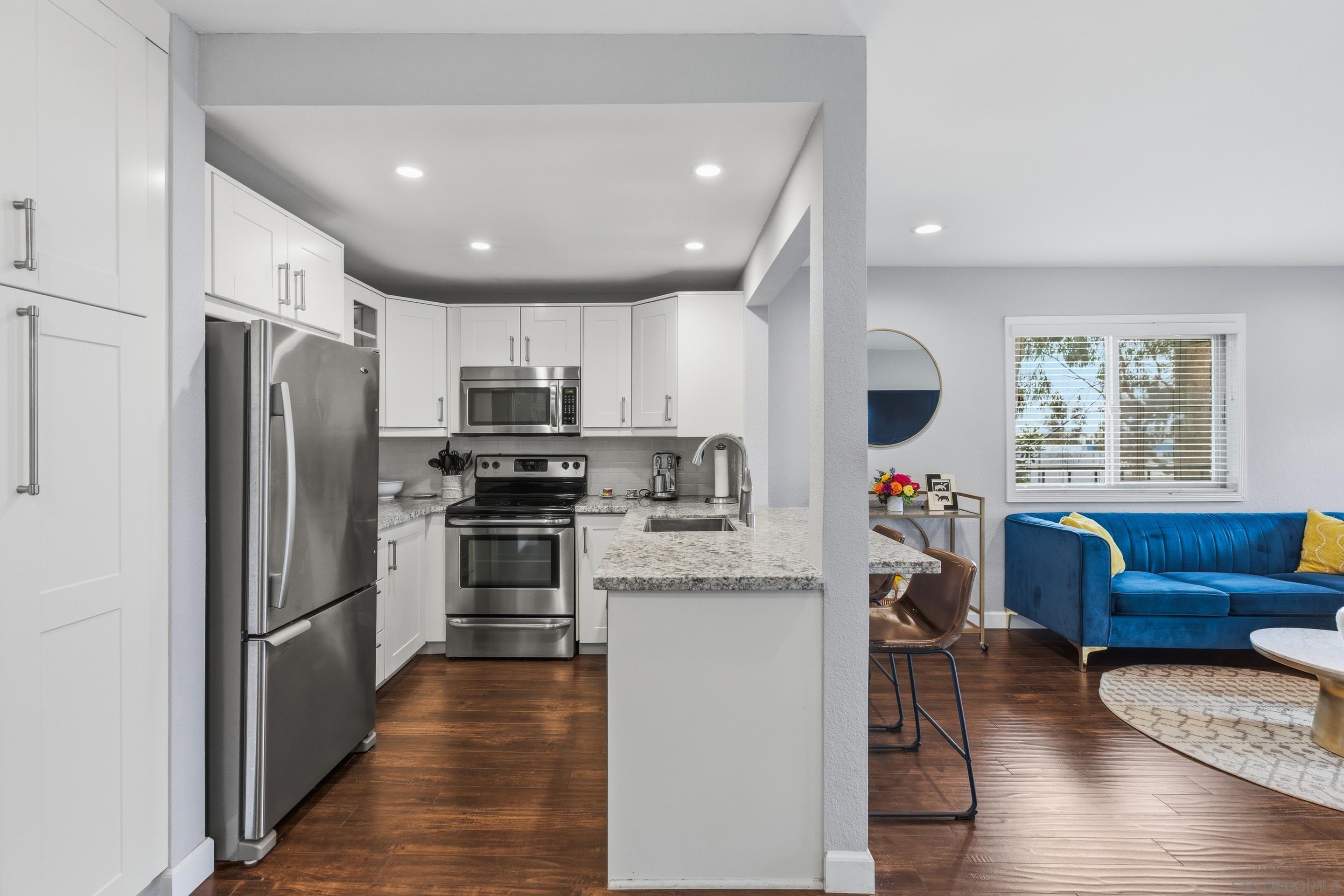 Detail Gallery Image 5 of 30 For 2960  Broadway  #7,  San Diego,  CA 92102 - 1 Beds | 1 Baths