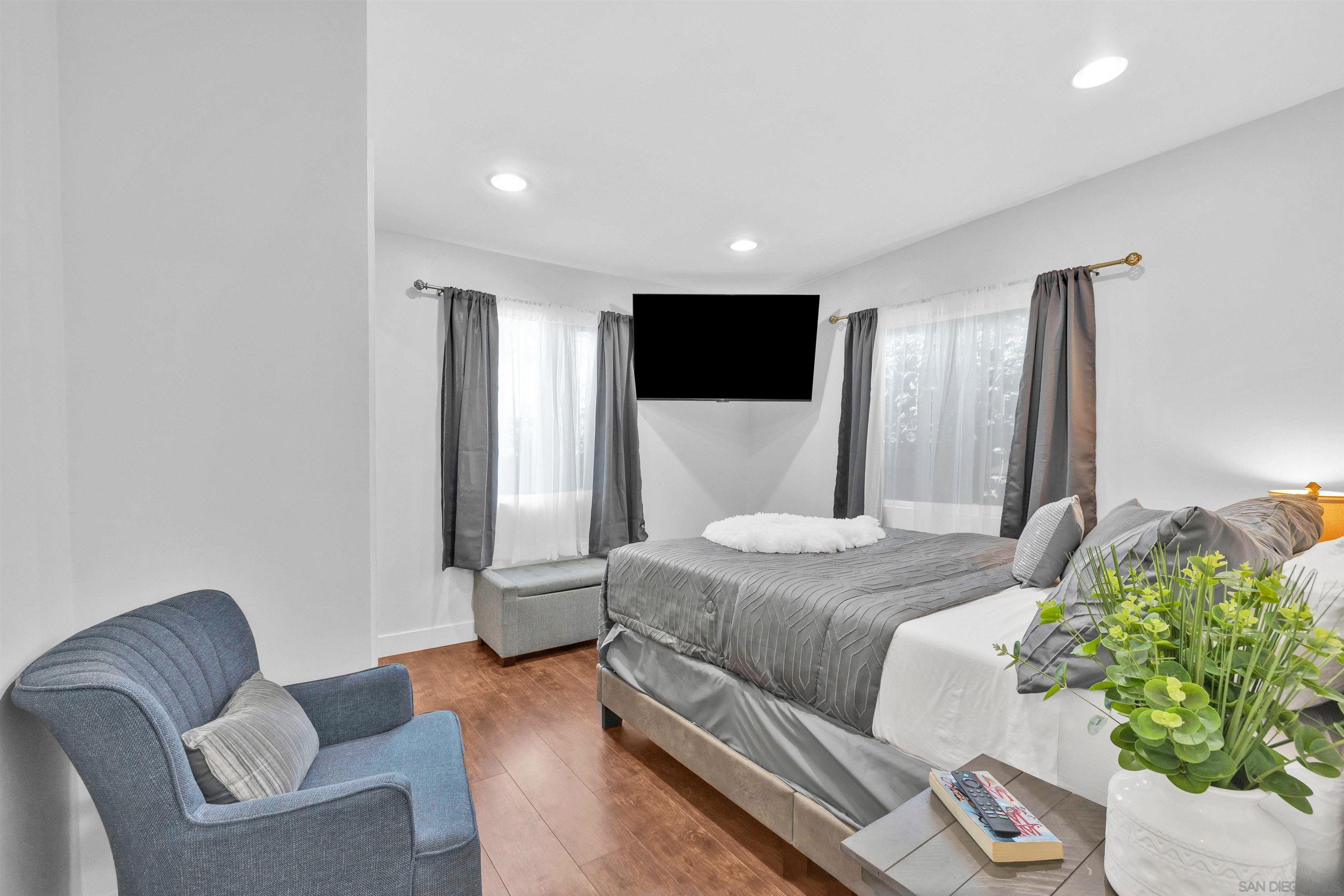 Detail Gallery Image 19 of 57 For 4825 W Point Loma, San Diego,  CA 92107 - – Beds | – Baths